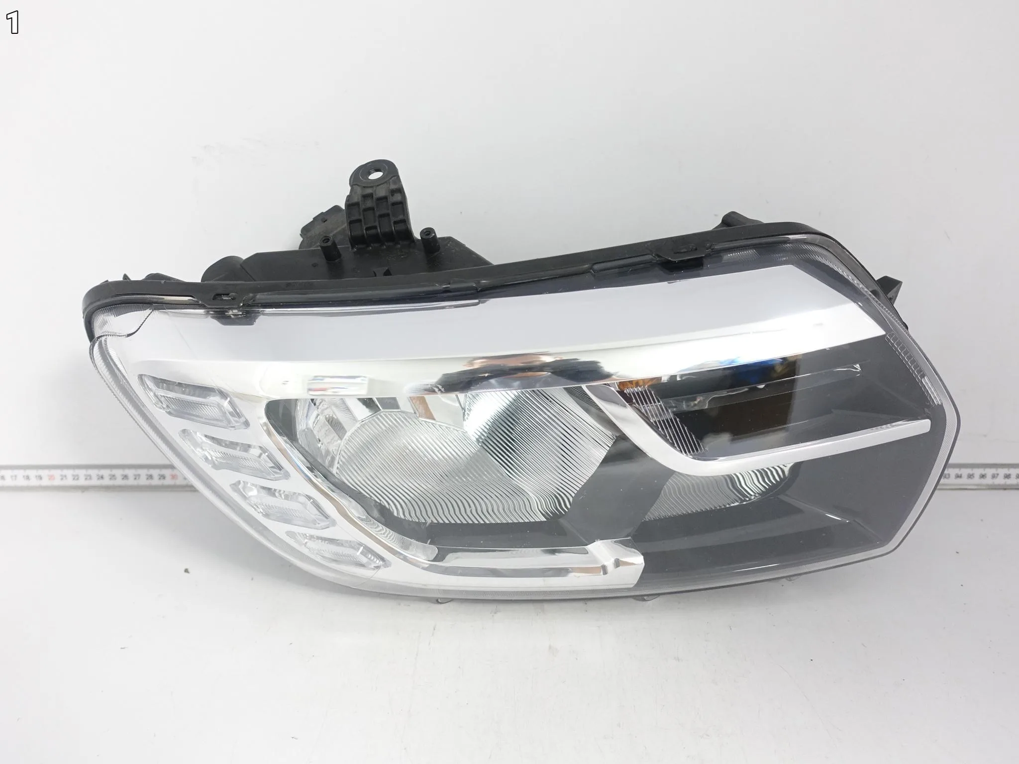 DACIA SANDERO LOGAN II 2 LIFT 16-20 LAMPA PRAWA ZWYKŁA HALOGEN H7 + LED EU a903827704f528e69d3ee98972ca6f0e