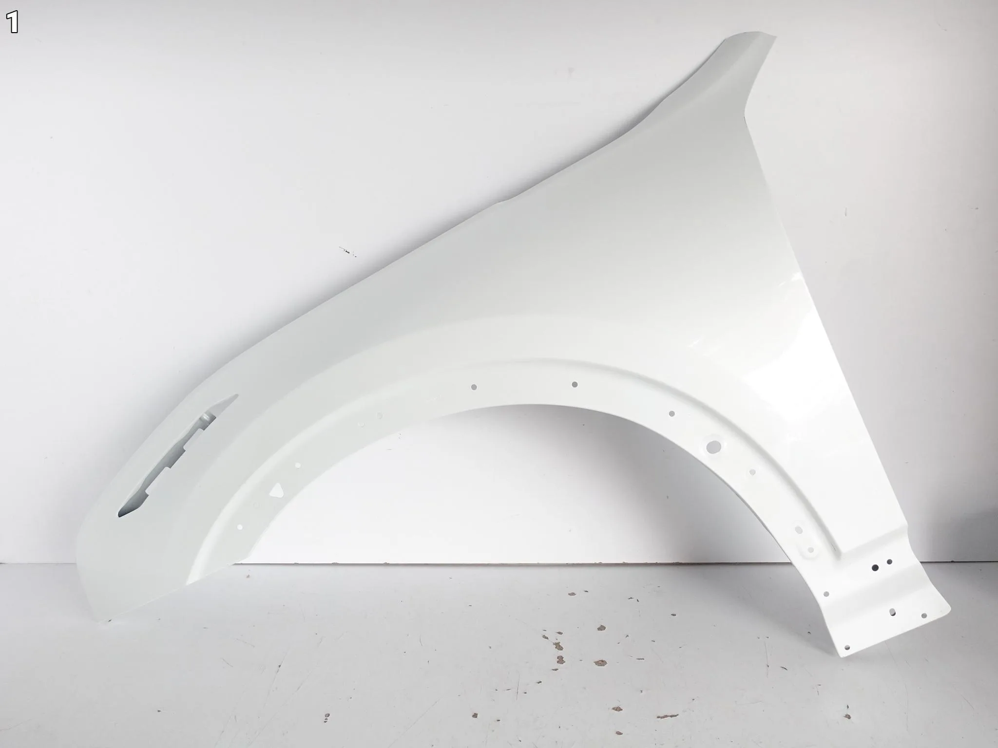 POLESTAR 3 III P519 24- BŁOTNIK FENDER LEWY PRZÓD 18c25e7805ad57f0dbaea7d3fb0c7977