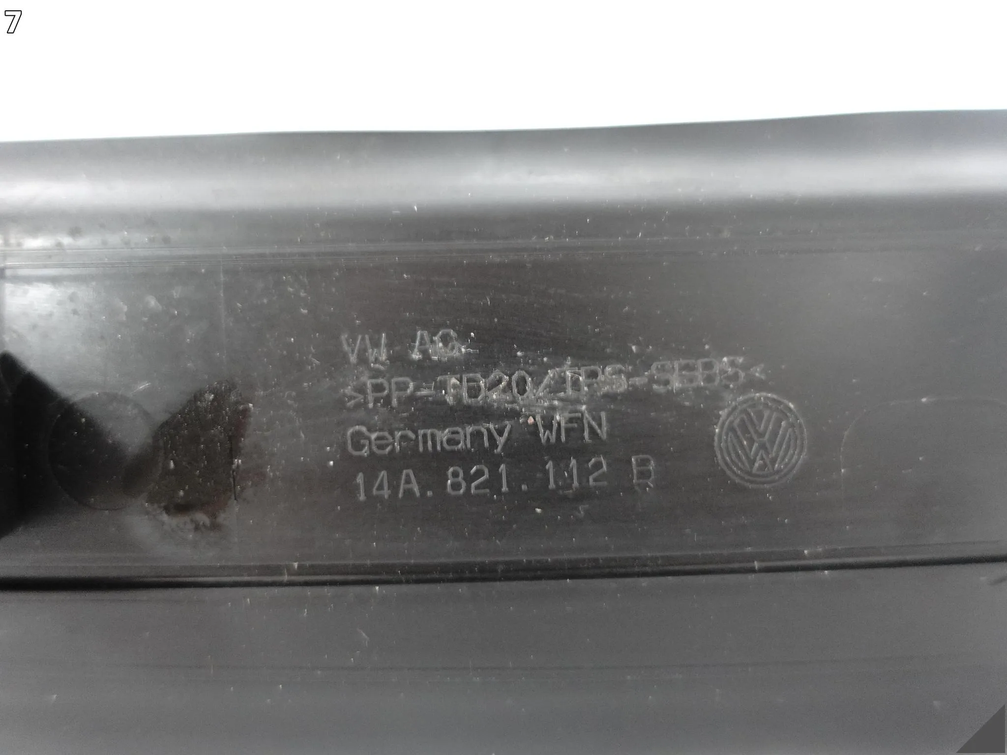 VW ID7 ID.7 14A 14B 23- WYGŁUSZENIE USZCZELKA LISTWA BŁOTNIK PRZÓD PRAWY 770adc607803cfcc18044a00af90e1b7