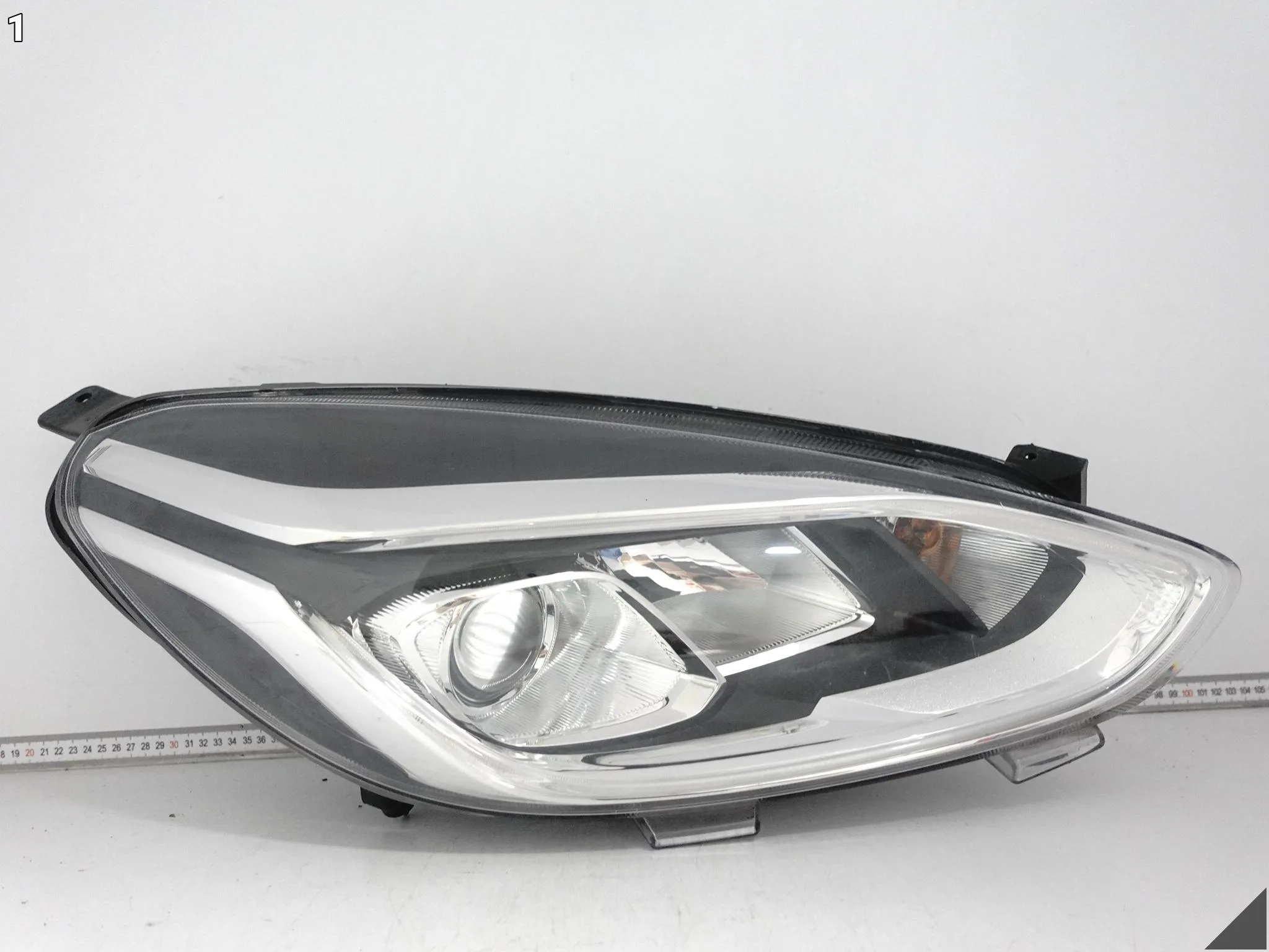 FORD FIESTA MK8 VIII VII 17-22 LAMPA ZWYKŁA HALOGEN + LED PRAWA PRZÓD EUROPA 1c713c8b2b6a3c8ccaafef4e73a2f09e