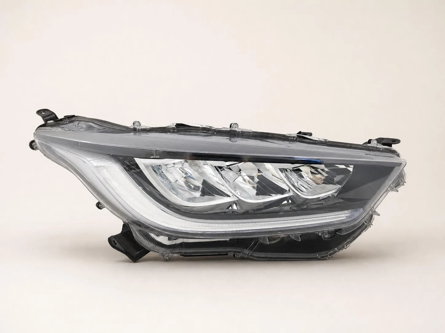 TOYOTA YARIS IV (4 GENERACJA) XP210 GR 20- LAMPA FULL LED PRAWA PRZÓD EU 361b4963bfbdb4af0e3393461ea9069b