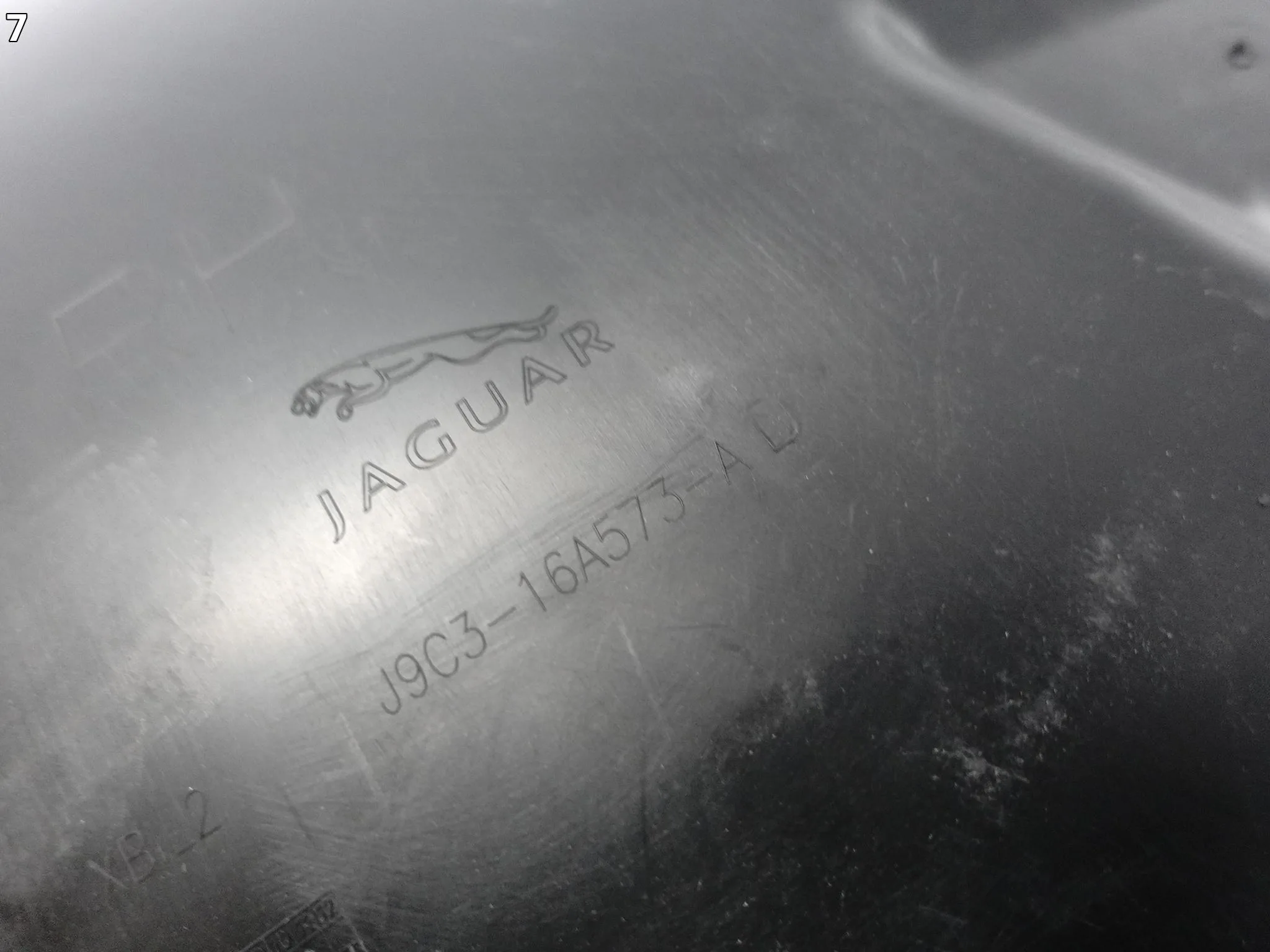 JAGUAR E-PACE X540 17- NADKOLE POSZYCIE WNĘKI KOŁA PRZEDNIA CZĘŚĆ PRZÓD R a72d8a85903bf3d6ee36e43e2e2b9382