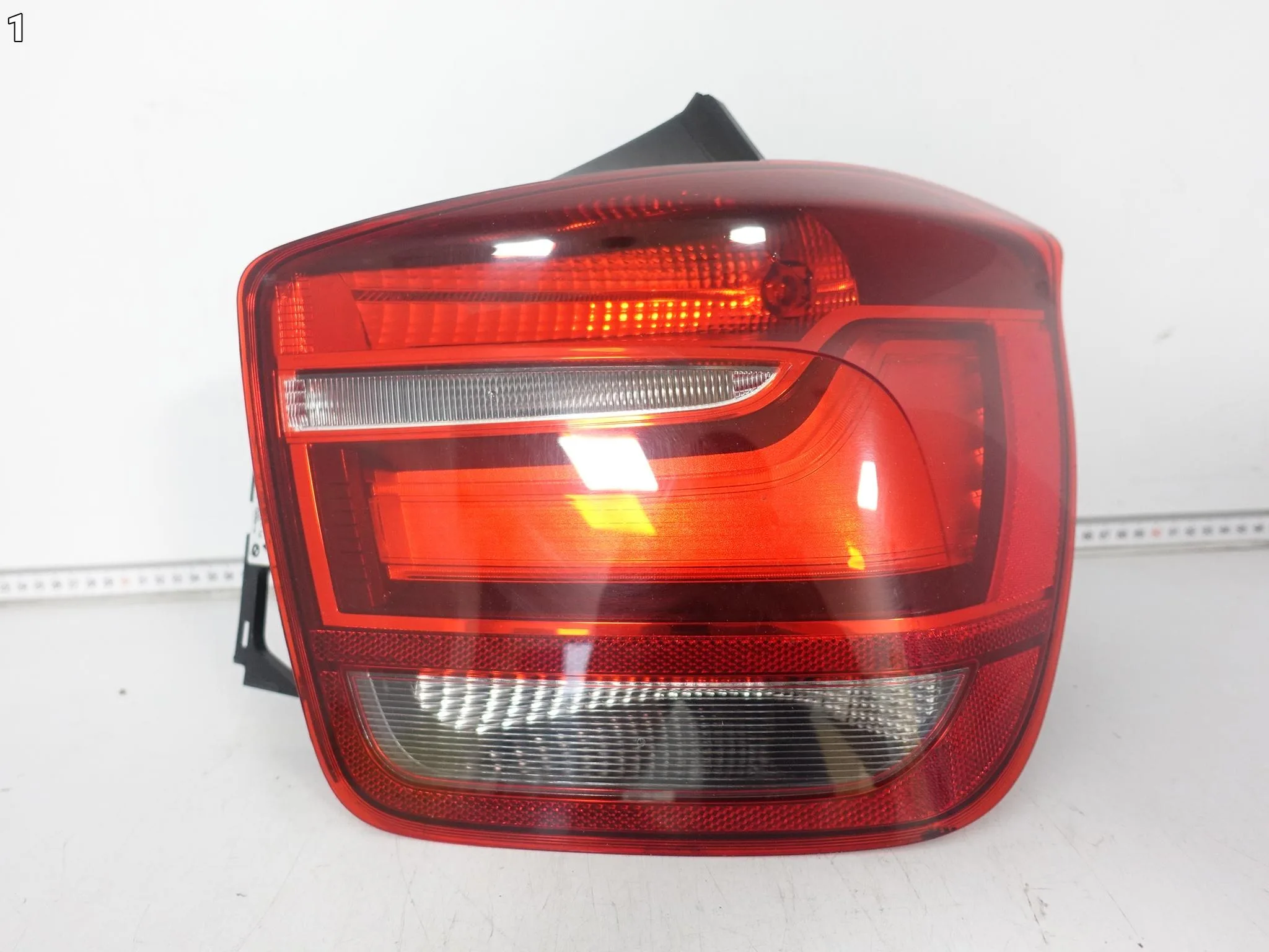 BMW 1 F20 F21 11-15 VFL LAMPA LED HIGH PRAWA W BŁOTNIK TYŁ EUROPA ffde7a21ba261df404c029a7f77c0437