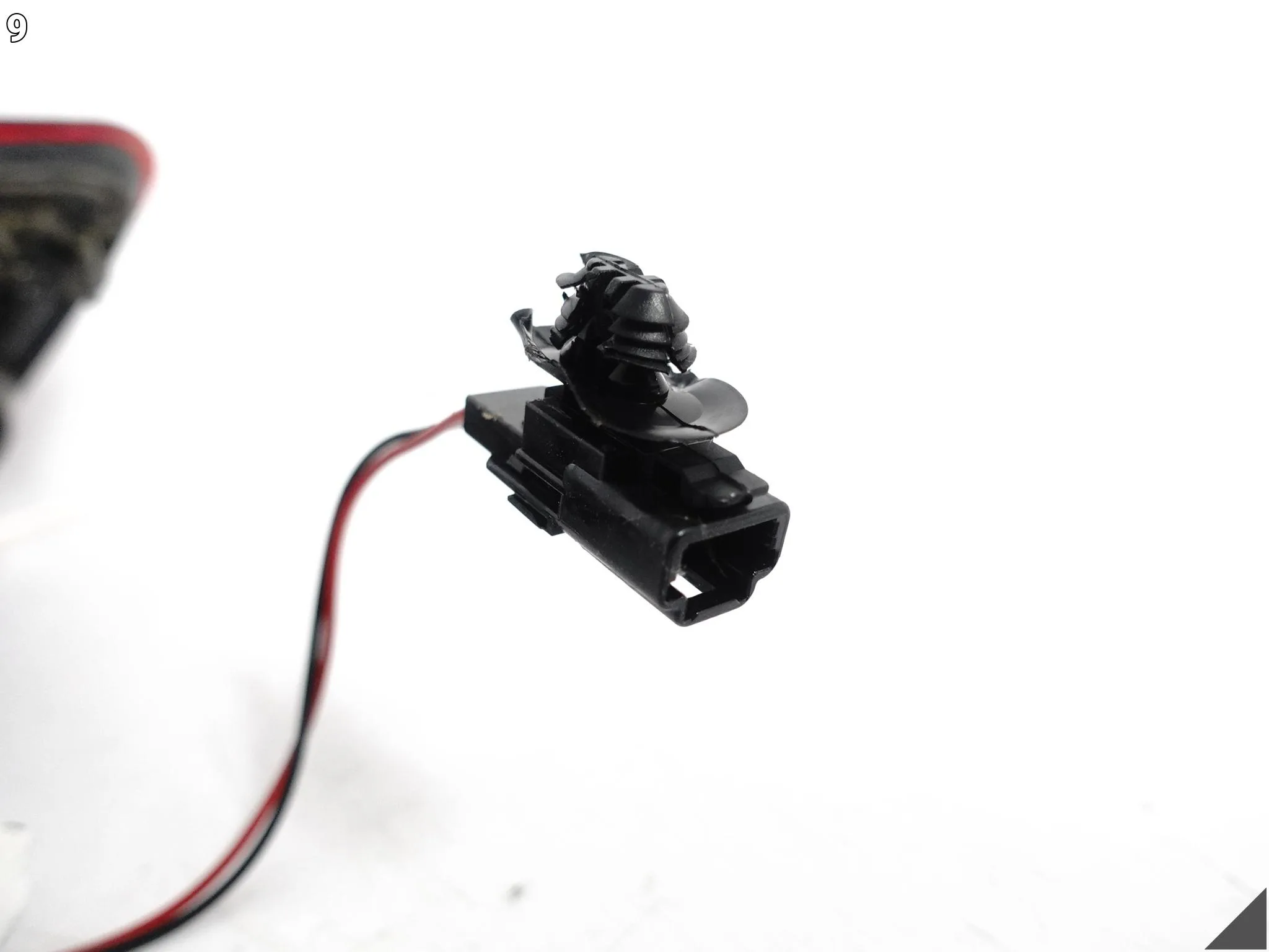 RENAULT CLIO IV 4 HATCHBACK 12-16 LAMPA W KLAPĘ BAGAŻNIKA TYŁ PRAWA EU da5e2121dfa35d131f9245dcad809523