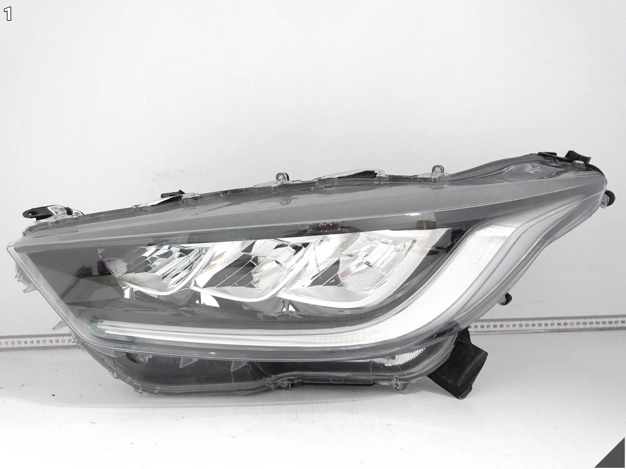 TOYOTA YARIS IV (4 GENERACJA) XP210 GR 20- LAMPA FULL LED LEWA PRZÓD EUROPA 5c1a480bc8fe5d7df810720258c1cc96