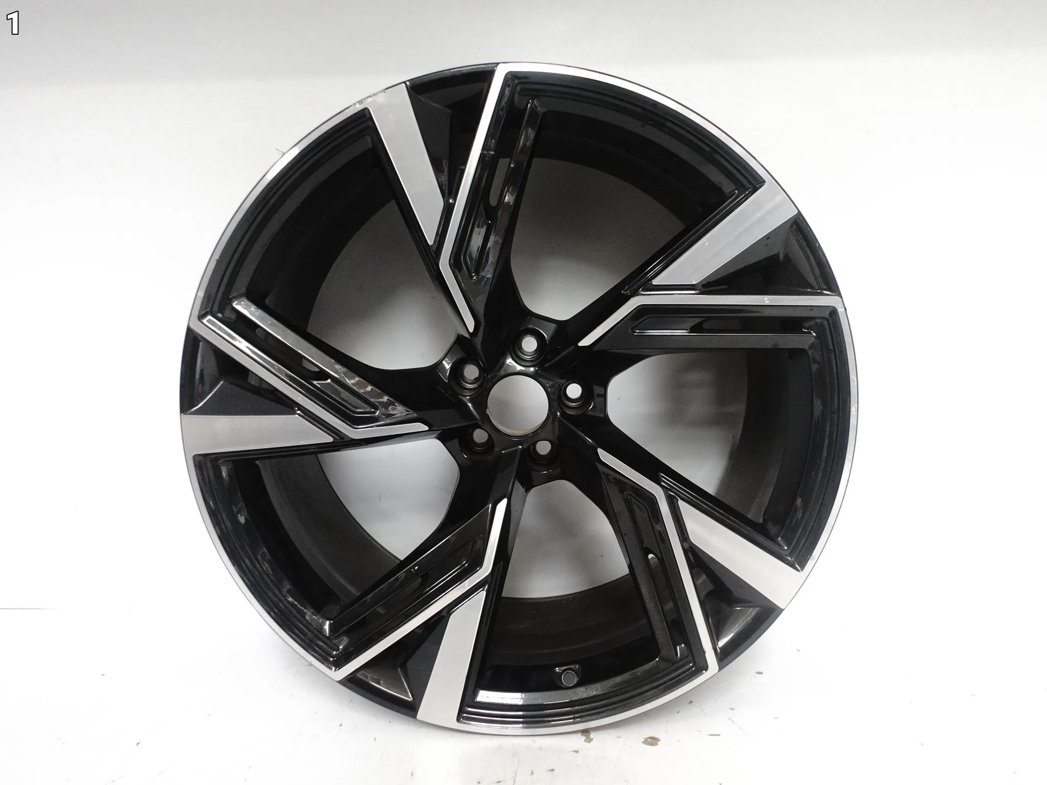 AUDI RS6 4K0 RS7 4K8 C8 SPORT FELGA ALUFELGA ALU 10.5JX22 ET19 5×112 ORG 32ba030379c360098392674bd8aefb4a