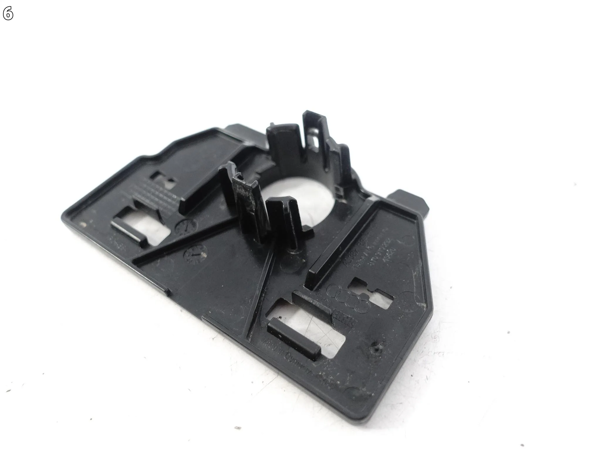 AUDI RS3 A3 S3 8Y0 20-24 UCHWYT CZUJNIKA PARKOWANIA PDC PRAWY TYŁ 3fb489e05703e873ceb02fdd25635f32