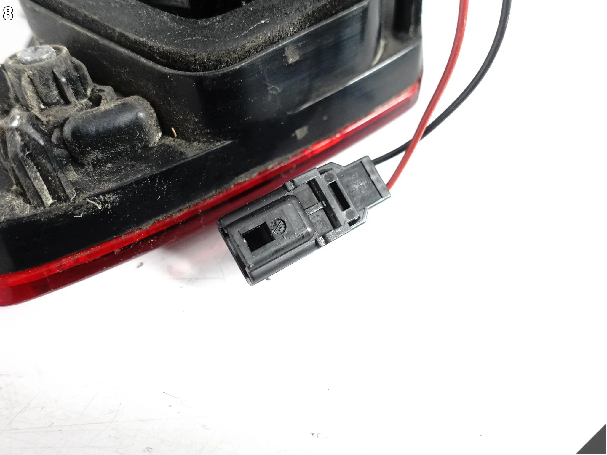 RENAULT CLIO IV 4 HATCHBACK 12-16 LAMPA W KLAPĘ BAGAŻNIKA TYŁ LEWA EU f9d192d58a6c012f18269535f79fcd11