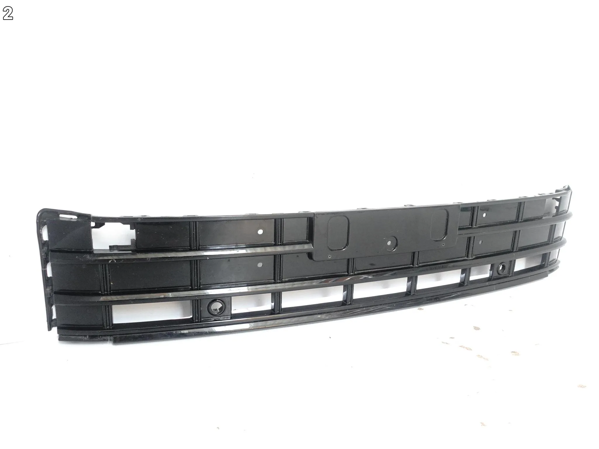 VW TOUAREG R eHybrid III 760 CR LIFT 24- KRATKA ATRAPA WLOT W ZDERZAK PRZÓD 8ca54451207eed0dfb70c407829d59be