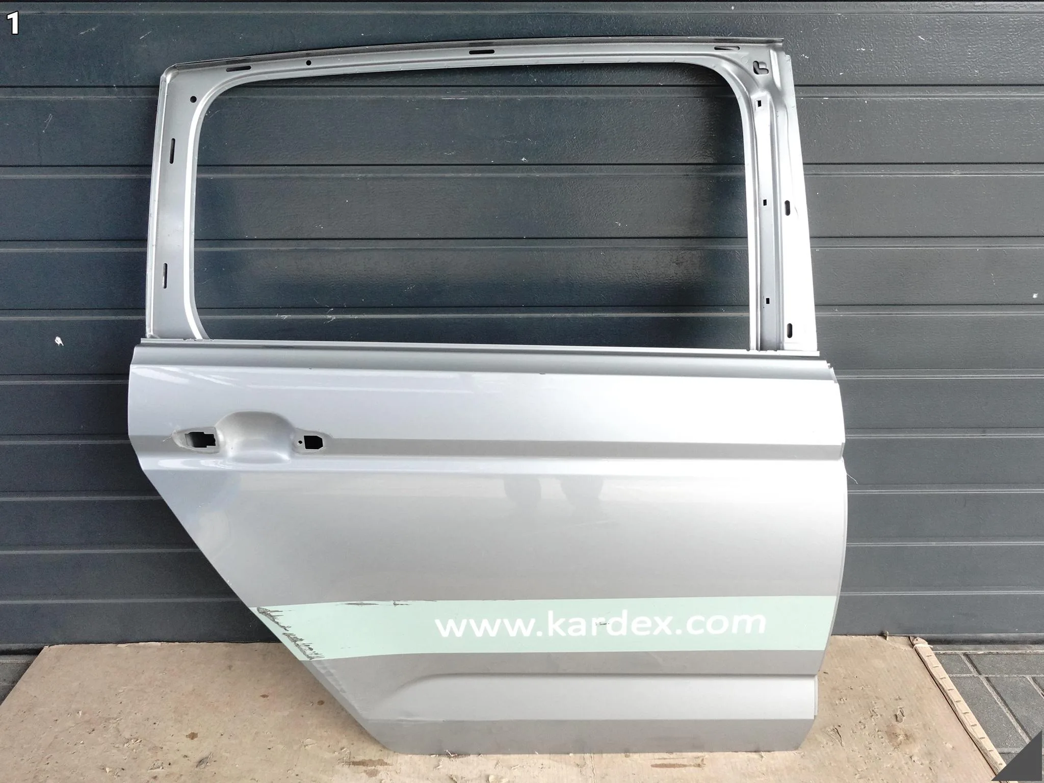 VW TOURAN 5TA II (2 GENERACJA) LIFT 15-26 DRZWI DOOR TYŁ PRAWE b3205c007fe5527c25e86dfedd5bb136
