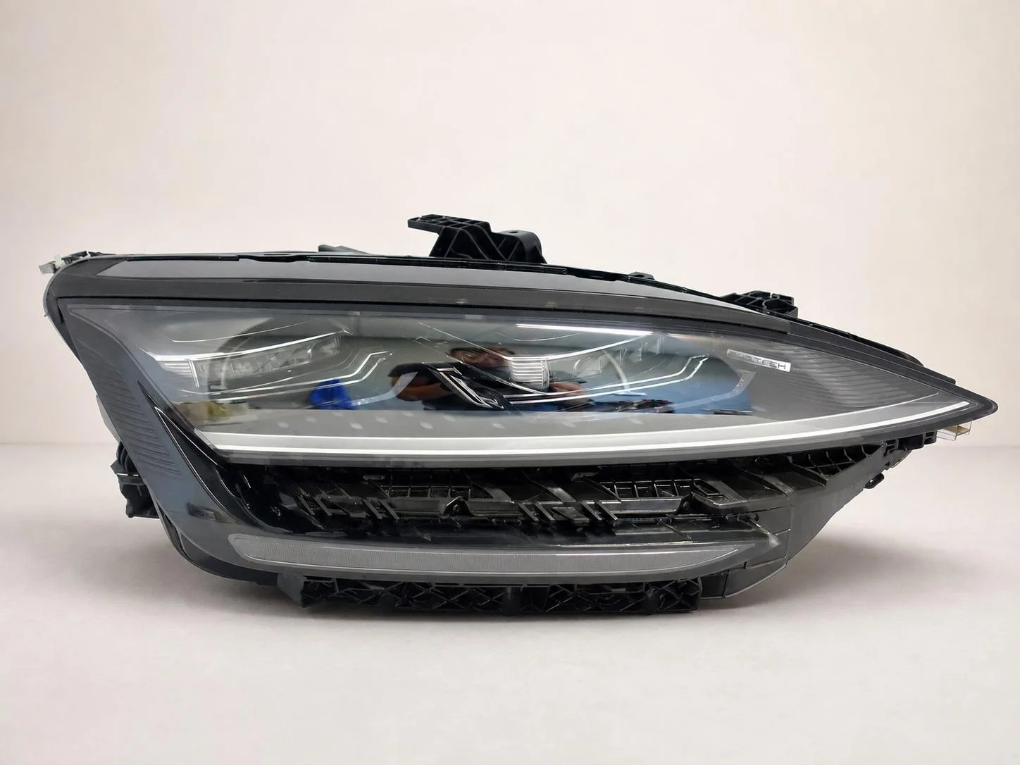 BYD SEAL U SONG PLUS SA3HK SA3 DM-i 23- LAMPA FULL LED PRAWA PRZÓD EUROPA b2f429219f4f3767d1453a211f2cd1df