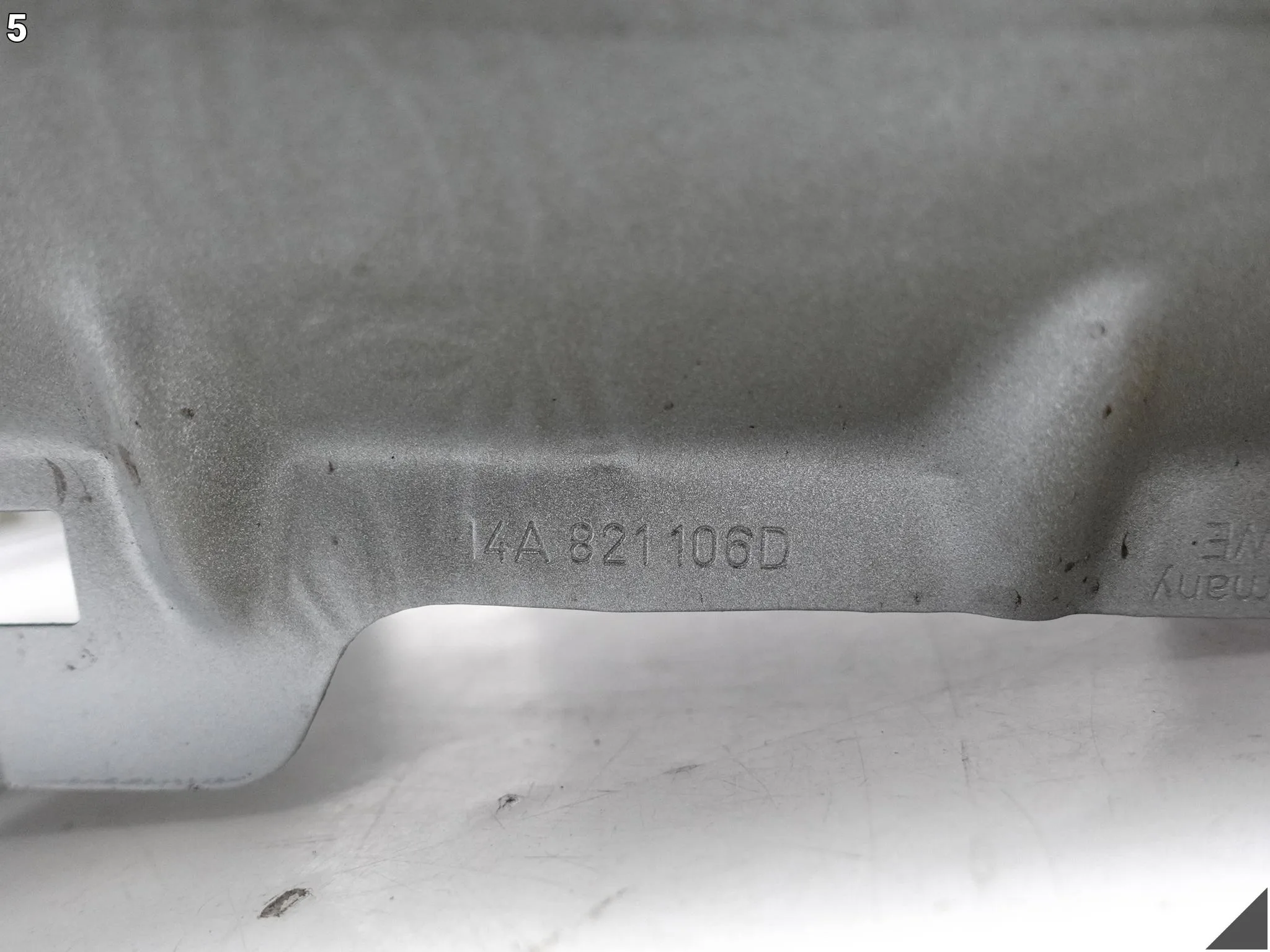 VW ID7 ID.7 14A 14B 23- BŁOTNIK FENDER PRAWY PRZÓD B.ŁADNY 9ee4e1622fb4cb4c3b50bfd3f97f851d