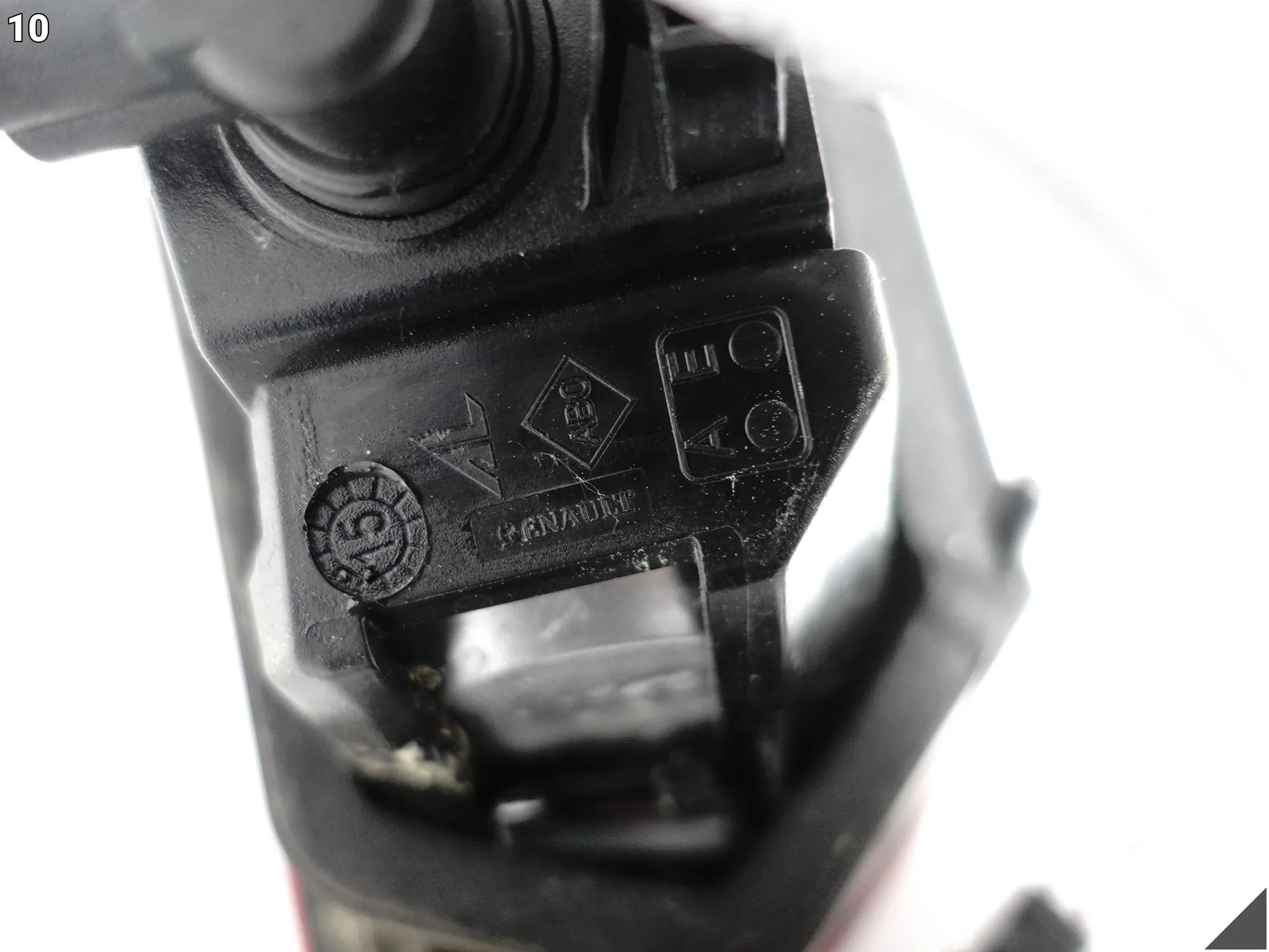 RENAULT CLIO IV 4 HATCHBACK 12-16 LAMPA W KLAPĘ BAGAŻNIKA TYŁ LEWA EU e6d4e88854614fb375cf031c7ad81989