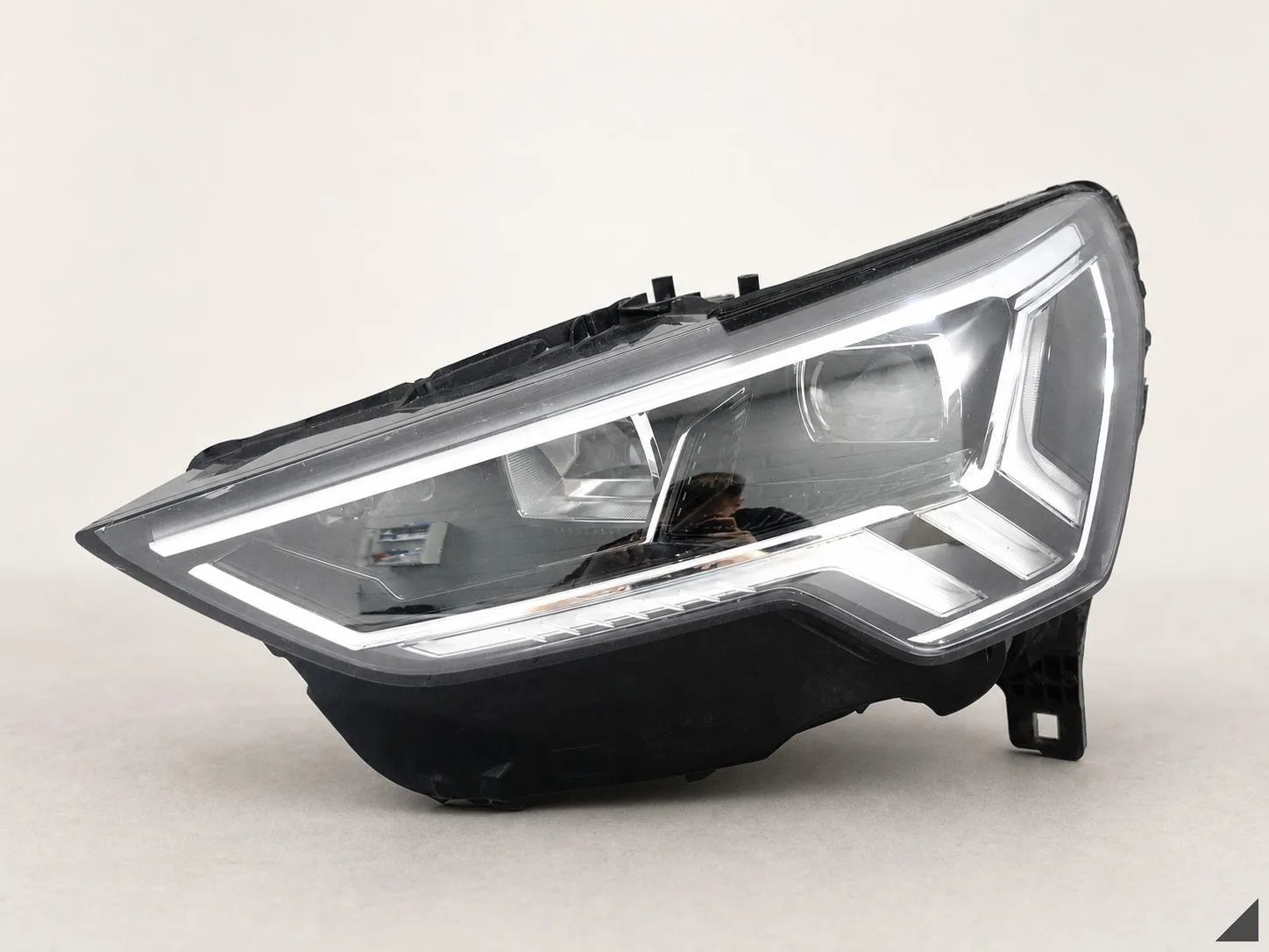 AUDI Q3 II (2 GENERACJA) F3 83A 18-25 LAMPA FULL LED LEWA PRZÓD EU *033* 261b90e89c50a43f59e9b1277ae356a0