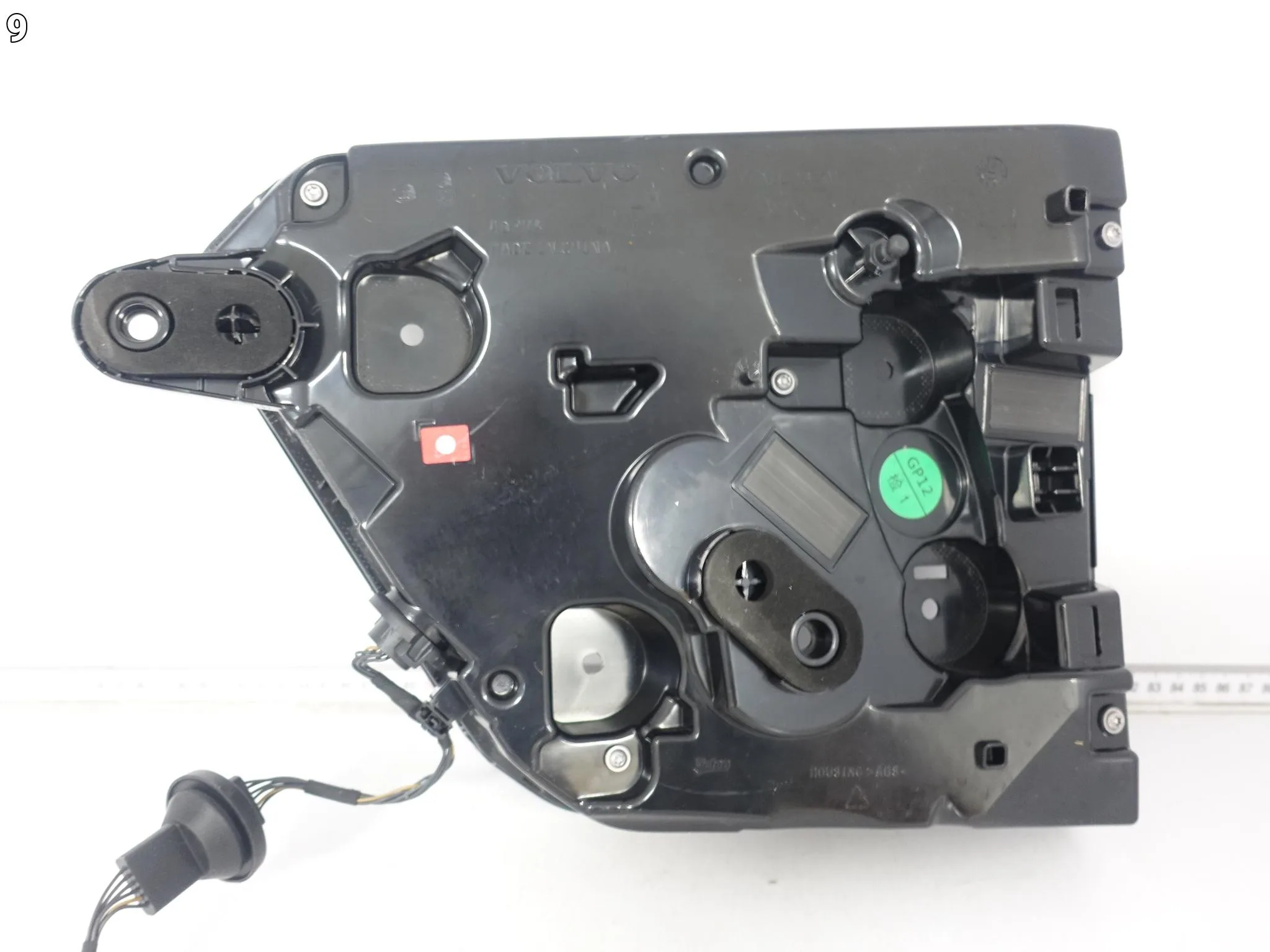 VOLVO ES90 V551 25- LAMPA LED LEWA WEWNĘTRZNA W KLAPĘ TYŁ EUROPA 48187601384b689a10151d9f37908fc9