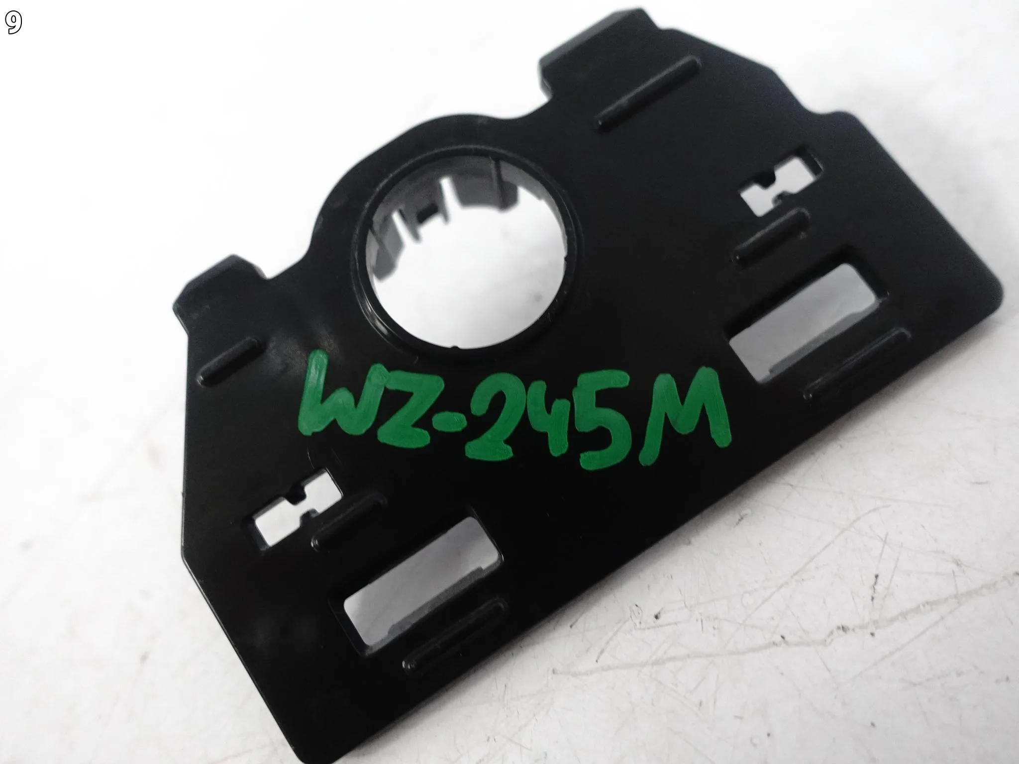 AUDI RS3 A3 S3 8Y0 20-24 UCHWYT CZUJNIKA PARKOWANIA PDC PRAWY TYŁ 44ff4c6270af36300659f153508c509e