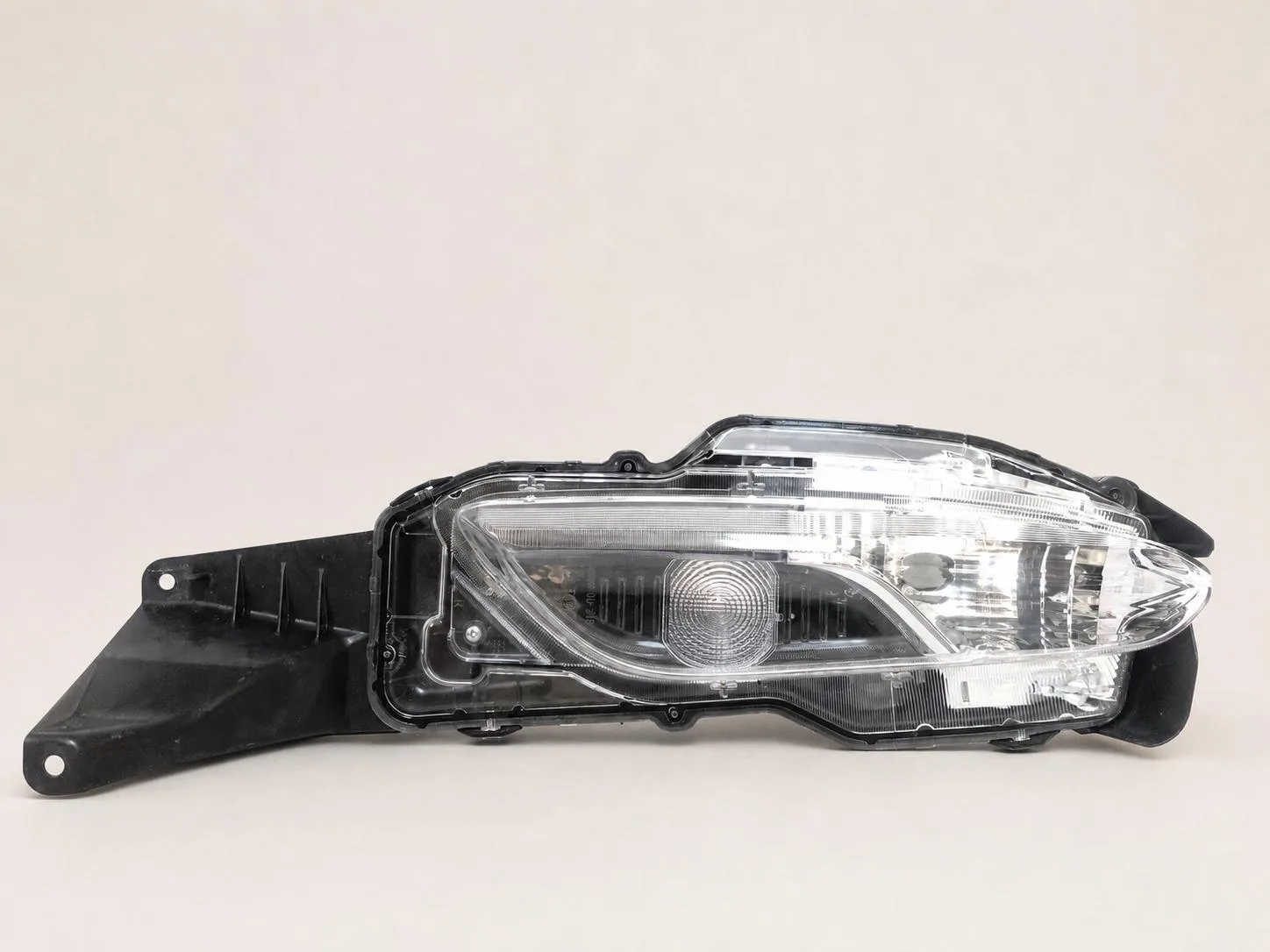 TOYOTA YARIS IV CROSS MXP 20- HALOGEN LAMPA LED DRL W ZDERZAK PRZÓD PRAWY 36369ccab30df31c81db7f655643b48e