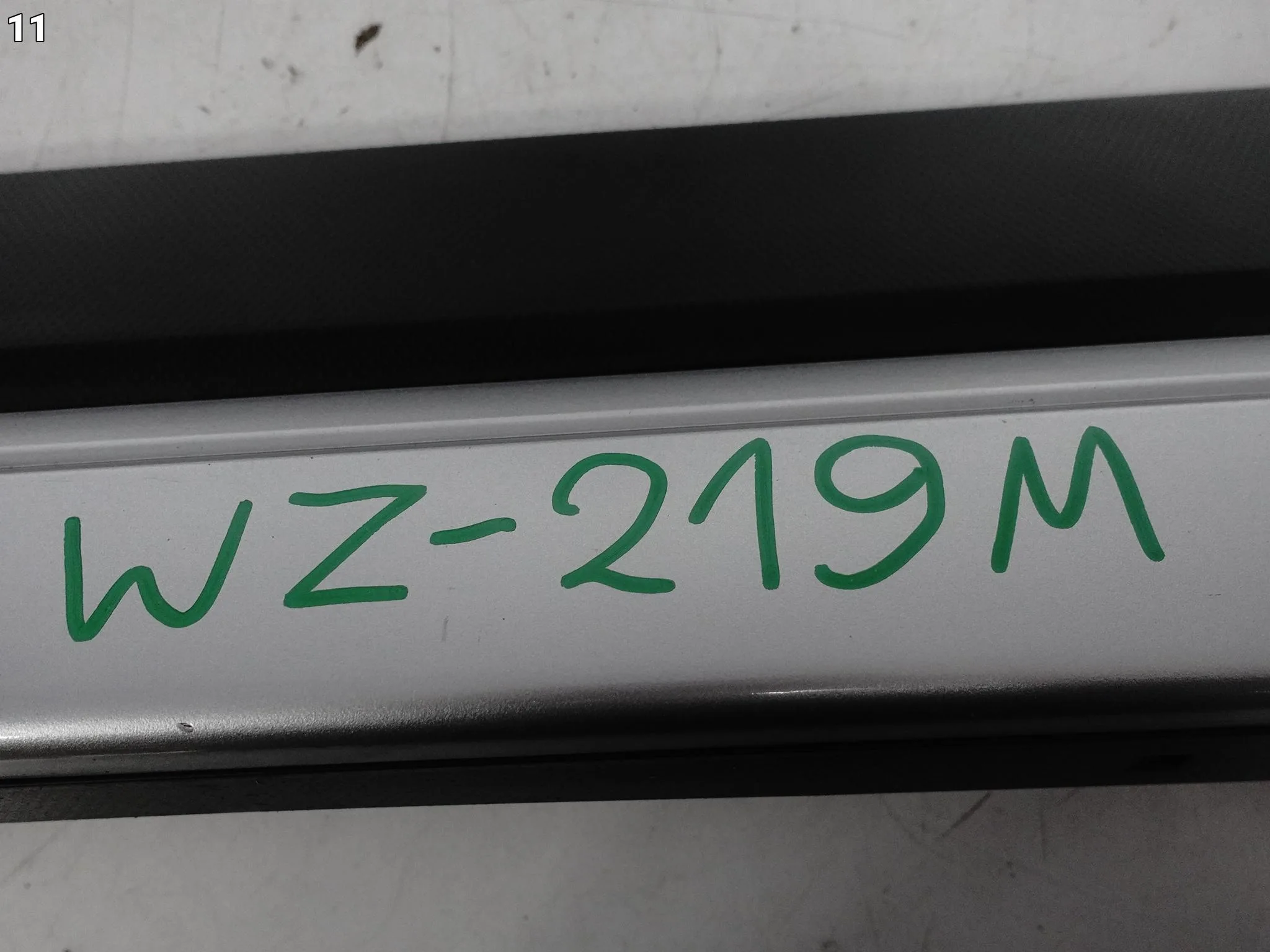 SUBARU FORESTER V 5 SK 18- LISTWA NAKŁADKA DOLNA NA DRZWI PRZÓD LEWA ORG 46f3c57de719a8c4de541e78c4048abf