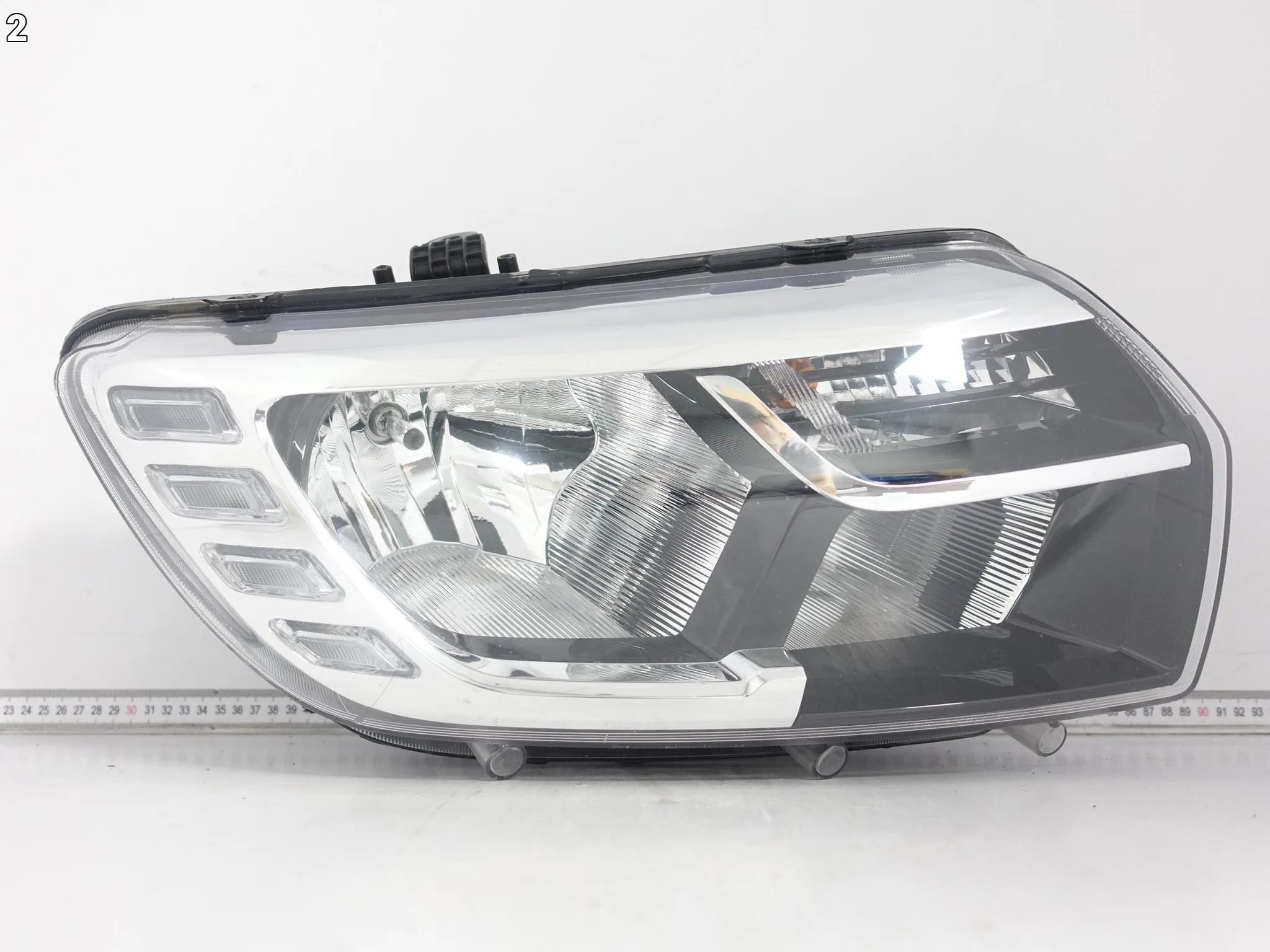 DACIA SANDERO LOGAN II 2 LIFT 16-20 LAMPA PRAWA ZWYKŁA HALOGEN H7 + LED EU 99aa0d7c5a724c6ad8e47973f6a4425b