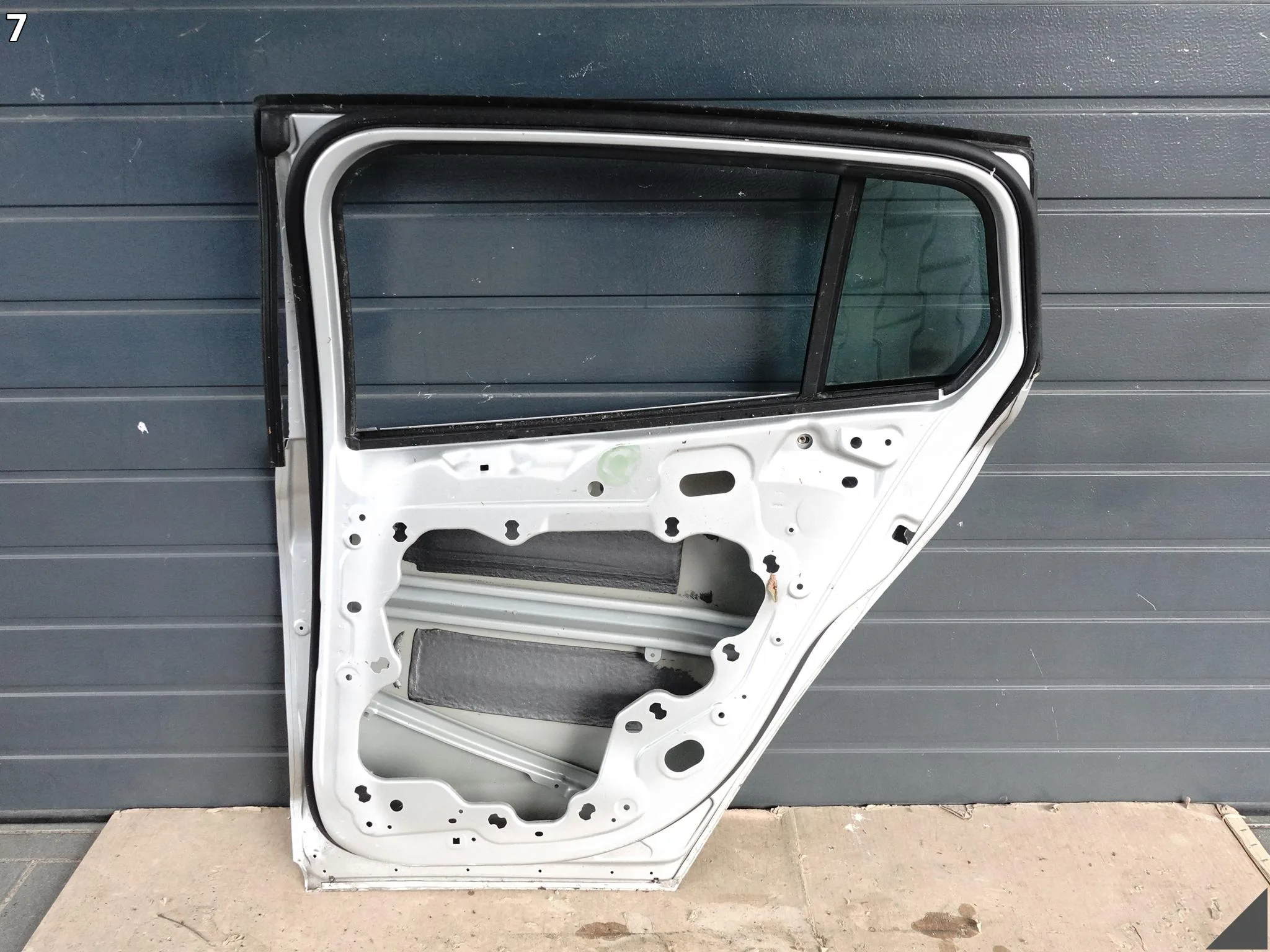 FORD FOCUS IV 4 MK4 C519 KOMBI LIFT 18-25 DRZWI DOOR TYŁ PRAWE + SZYBA 650b49ab4a4f70bddd55490ed31f56d4