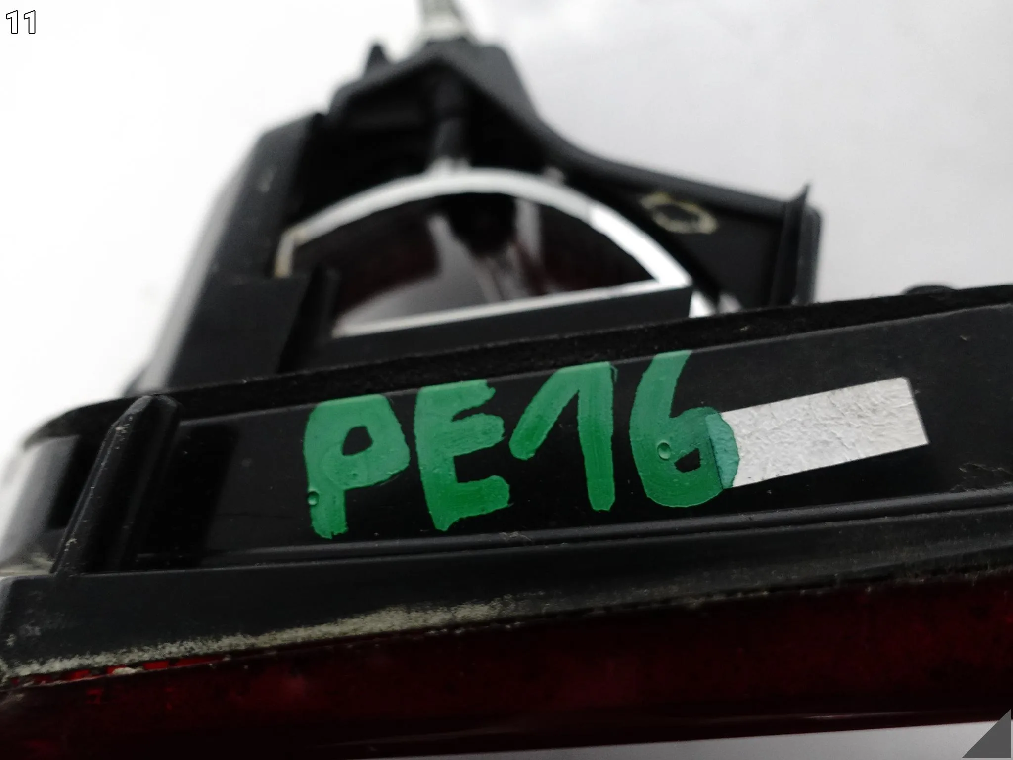 RENAULT CLIO IV 4 HATCHBACK 12-16 LAMPA W KLAPĘ BAGAŻNIKA TYŁ LEWA EU 82cbef24798c38b605f98ed9f45c5a71