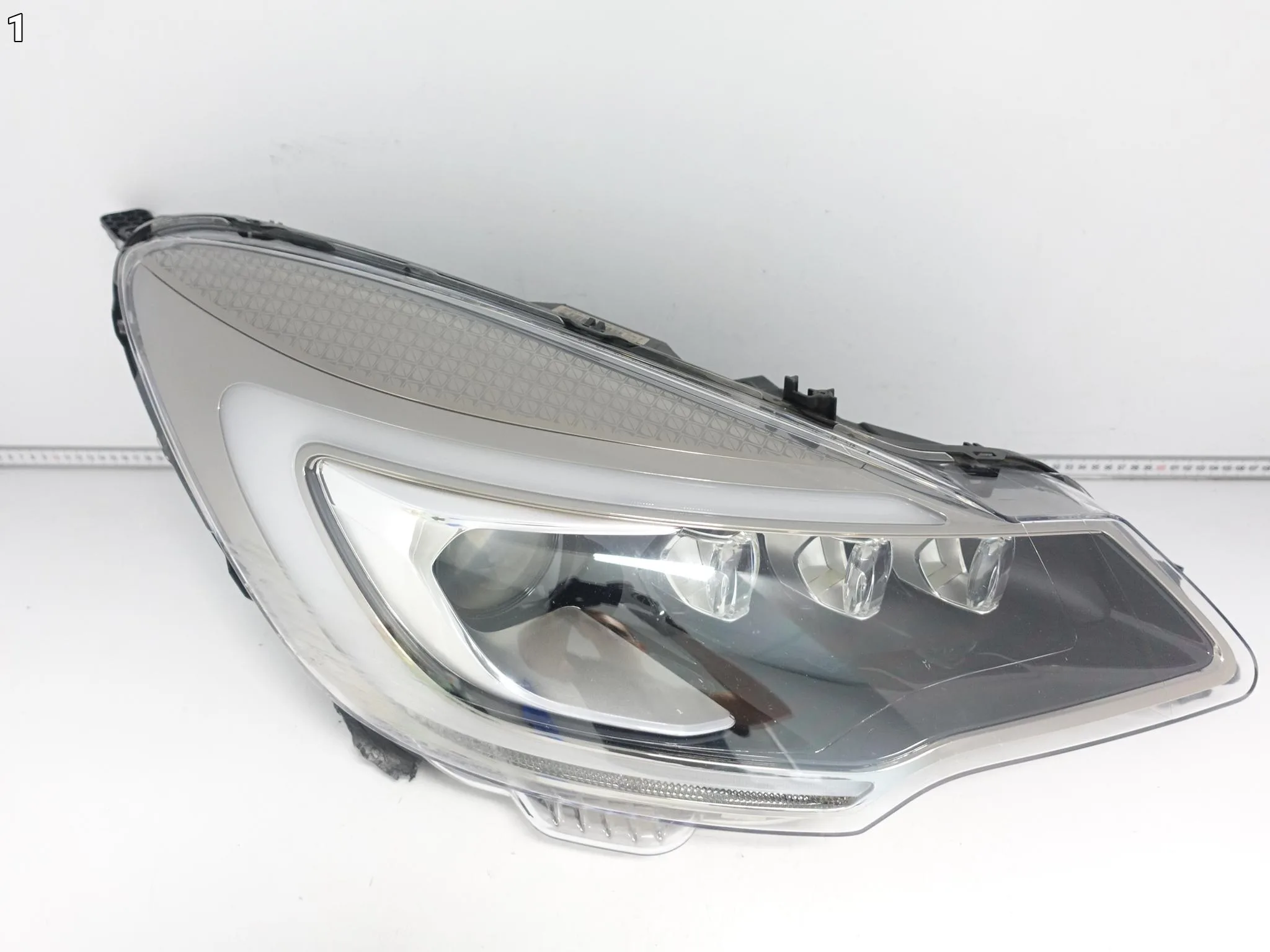 CITROEN C3 II 2 DS3 14-19 LIFT LAMPA XENON + LED PRAWA PRZÓD EUROPA d97805ca674c75c9551ca33bb388d437