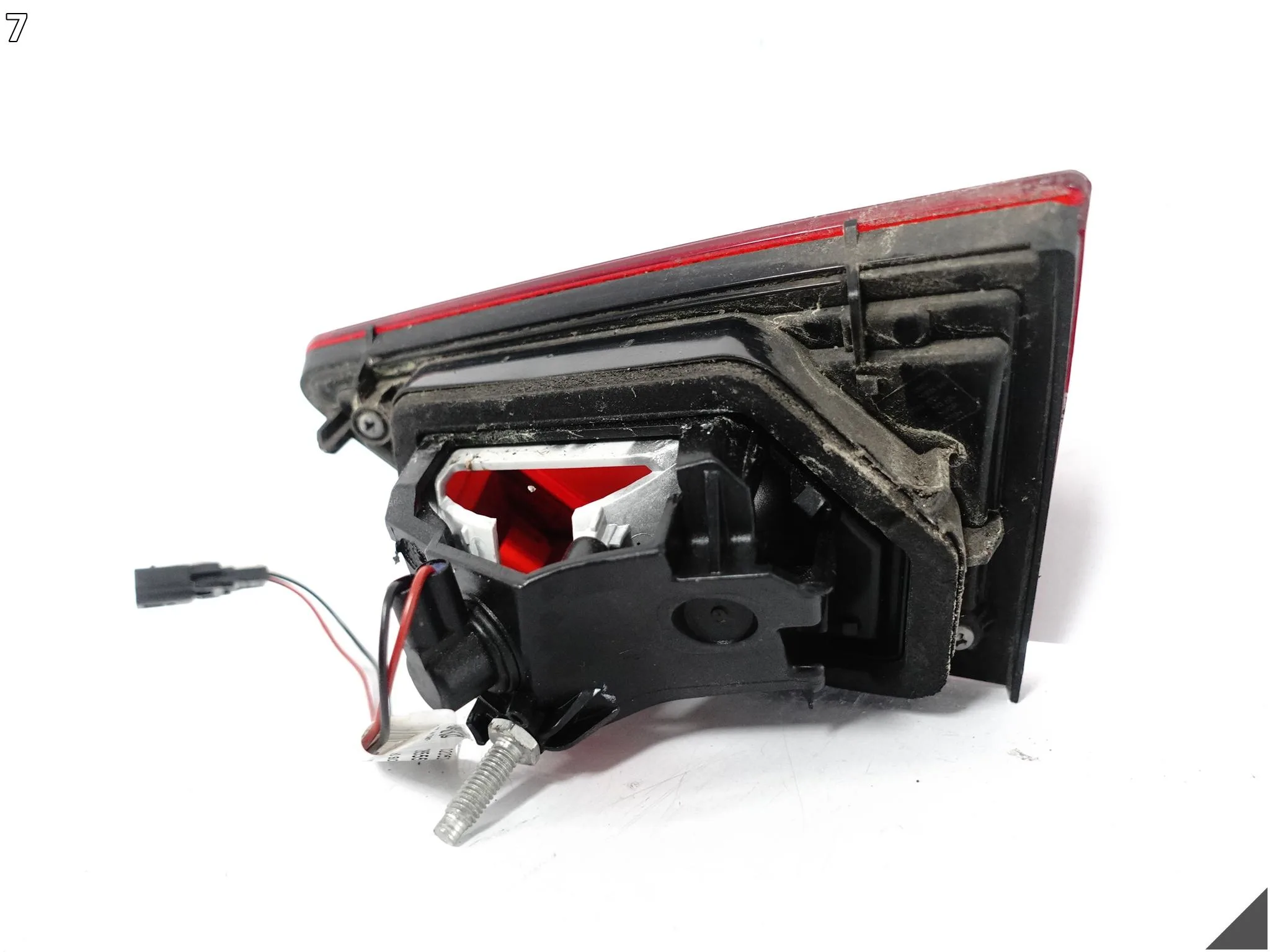RENAULT CLIO IV 4 HATCHBACK 12-16 LAMPA W KLAPĘ BAGAŻNIKA TYŁ LEWA EU 2d18e581345a3b0927de40396f703b2b
