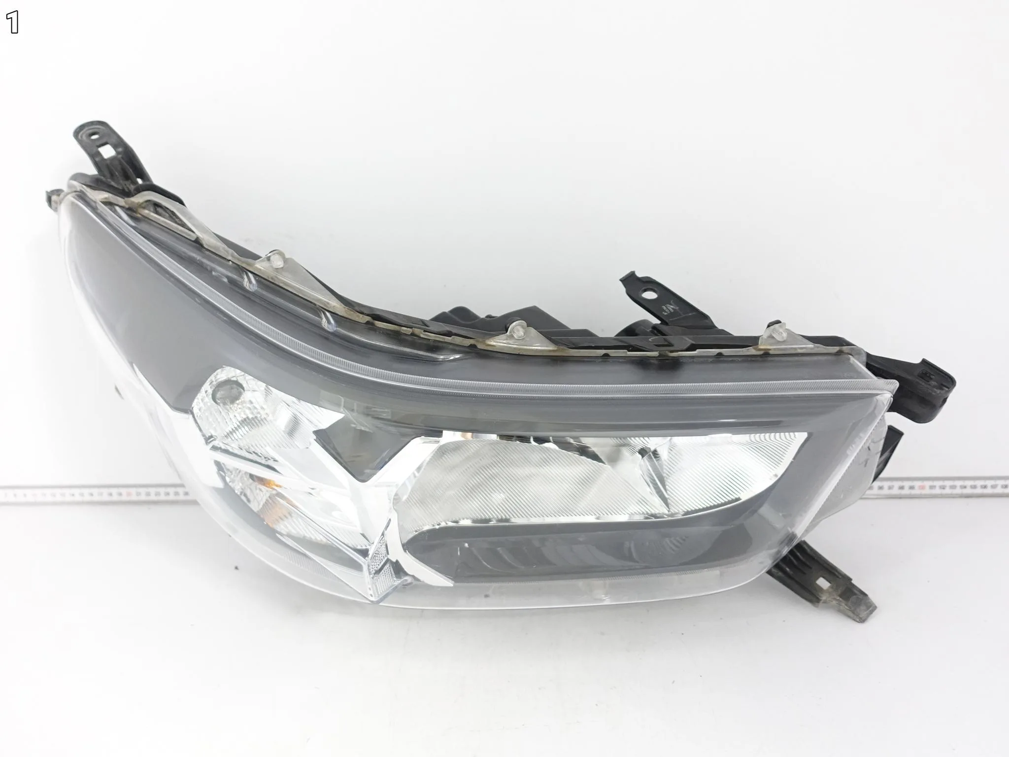 TOYOTA HILUX VIII 8 20-24 LIFT LAMPA PRAWA ZWYKŁA HALOGEN PRZÓD EUROPA 091deec89e87e35439a983095d629dd4