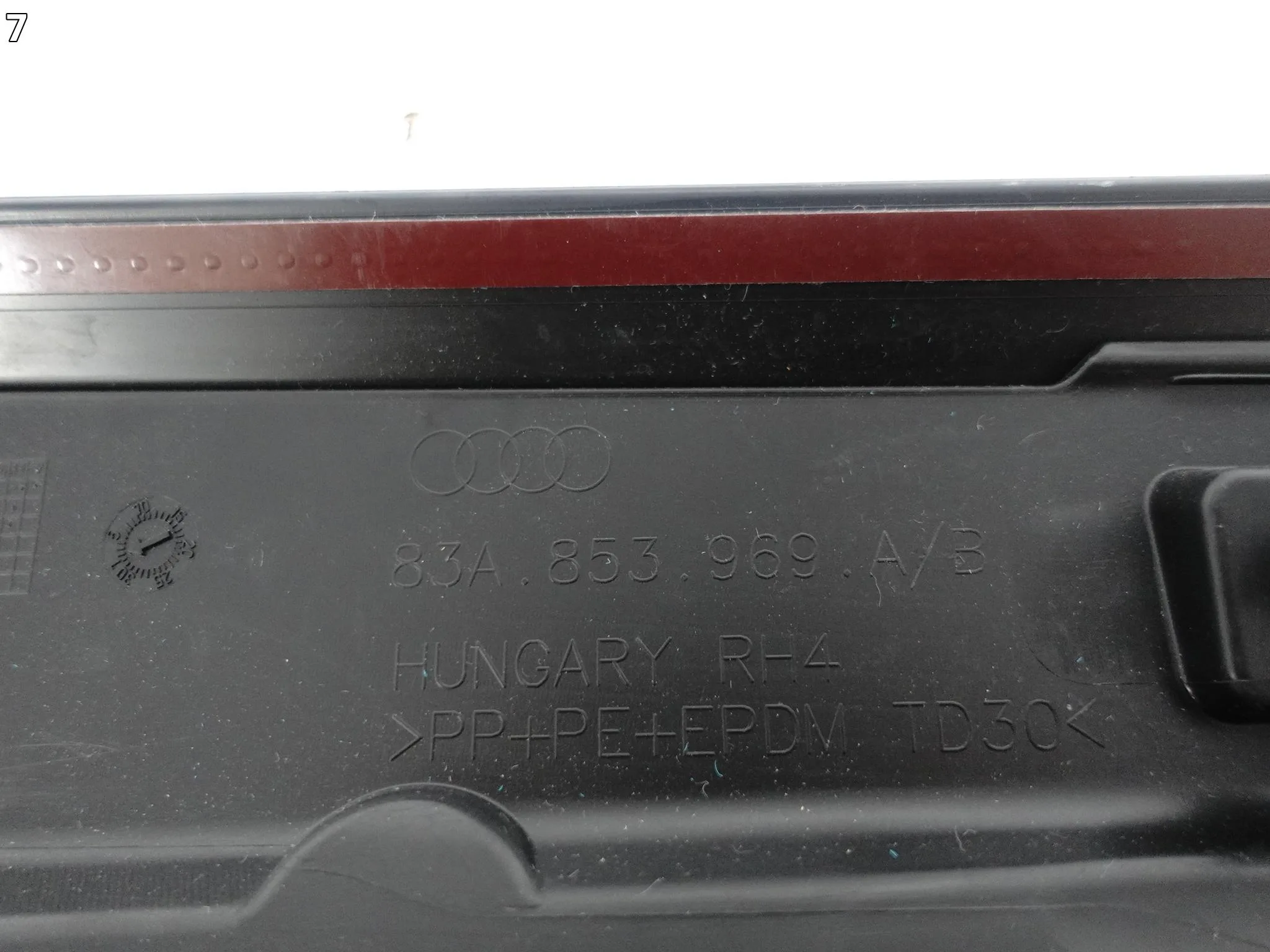 AUDI Q3 II 83A S-LINE 18-25 LISTWA NAKŁADKA NA DRZWI TYŁ LEWA NOWA ORG 9a6a8d901e6b78a70f55b39861c63ab1