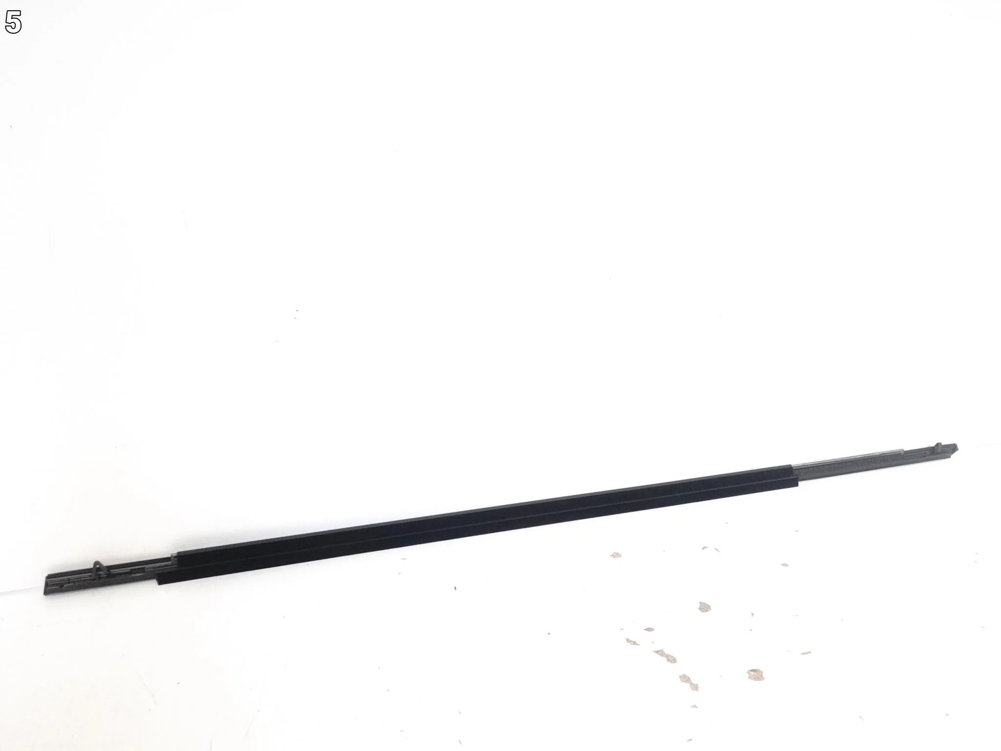 LEXUS RZ 450e 300e EB10 EB20 23- LISTWA ZGARNIAJĄCA SZYBY DRZWI PRZÓD PRAWA bf18adac13310c9c27908711f821274c