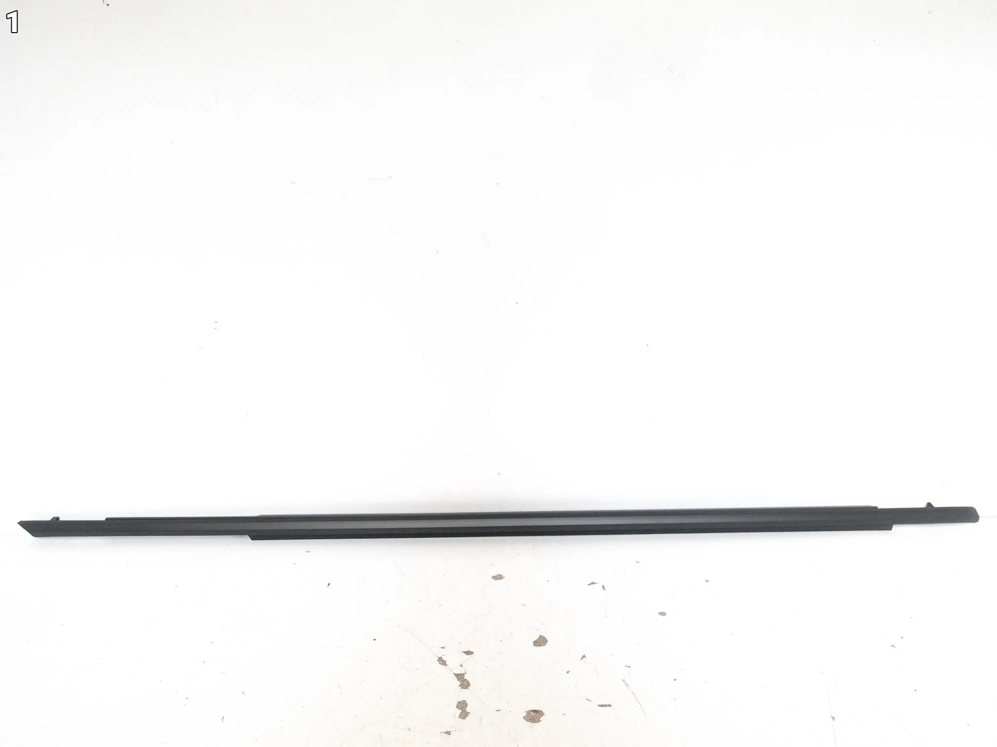 LEXUS RZ 450e 300e EB10 EB20 23- LISTWA ZGARNIAJĄCA SZYBY DRZWI PRZÓD PRAWA 441907fc28688eaa0d950811cd4b4754