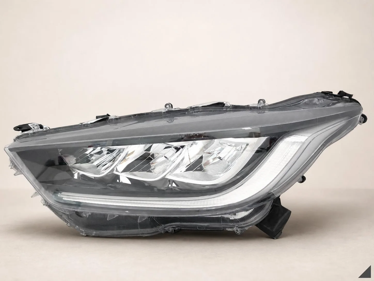 TOYOTA YARIS IV (4 GENERACJA) XP210 GR 20- LAMPA FULL LED LEWA PRZÓD EUROPA f190a489113f3e75f4244344a9f28db9