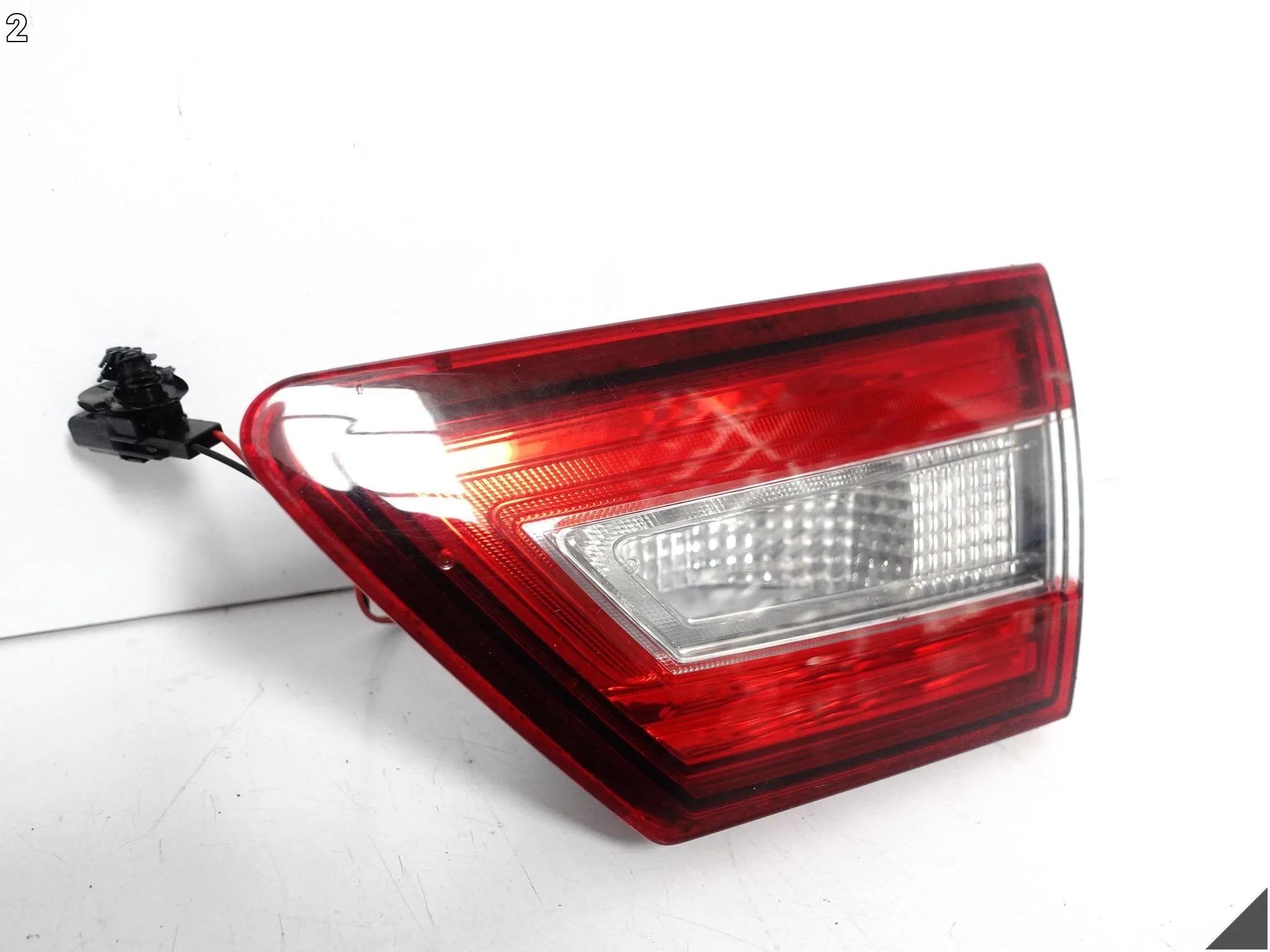 RENAULT CLIO IV 4 HATCHBACK 12-16 LAMPA W KLAPĘ BAGAŻNIKA TYŁ PRAWA EU a260ad65a1a24aca73dfdaef486b4344