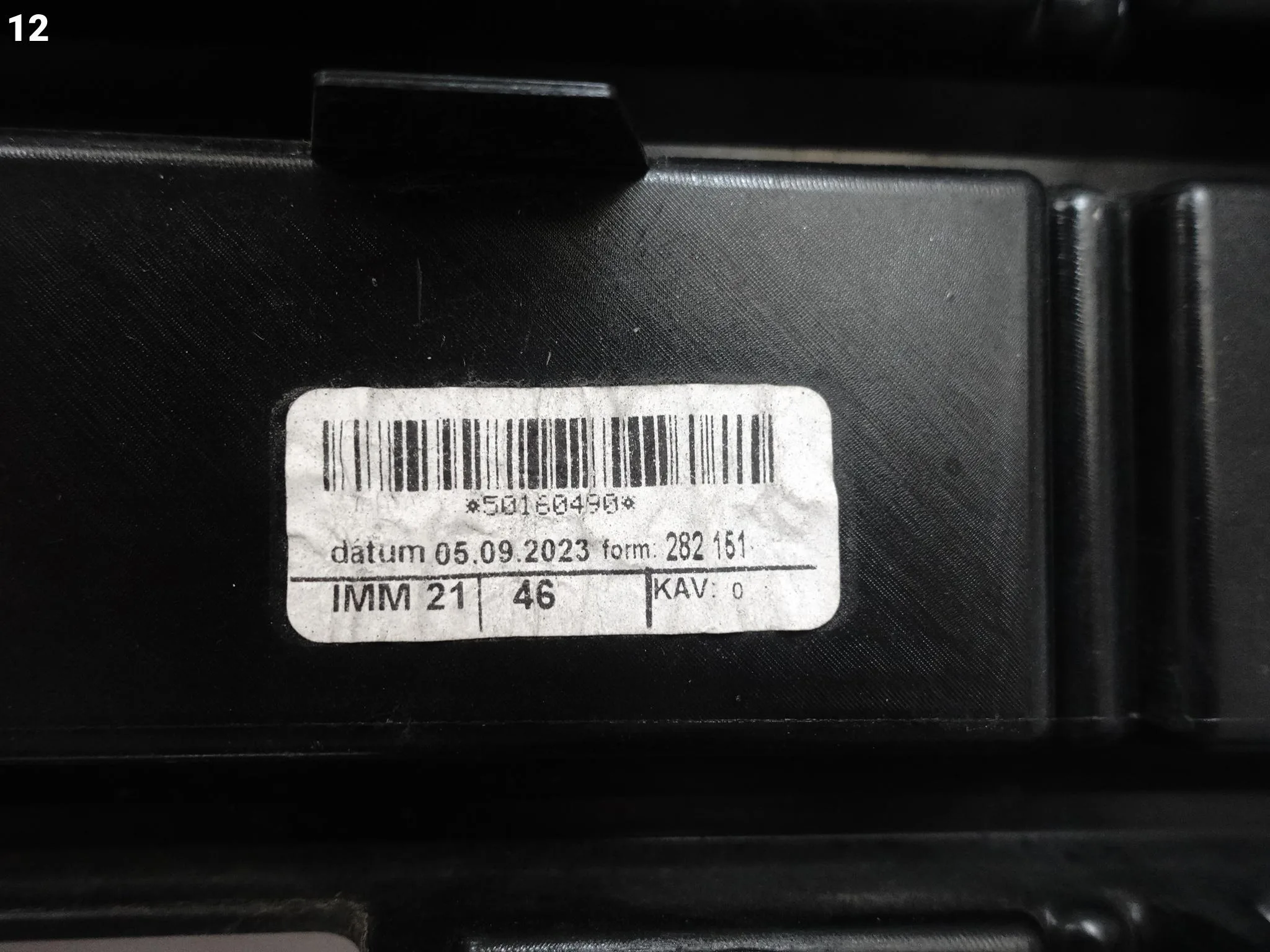 VW TOUAREG R eHybrid III 760 CR LIFT 24- KRATKA ATRAPA WLOT W ZDERZAK PRZÓD ba04aec7a642f19852df2538efc720da