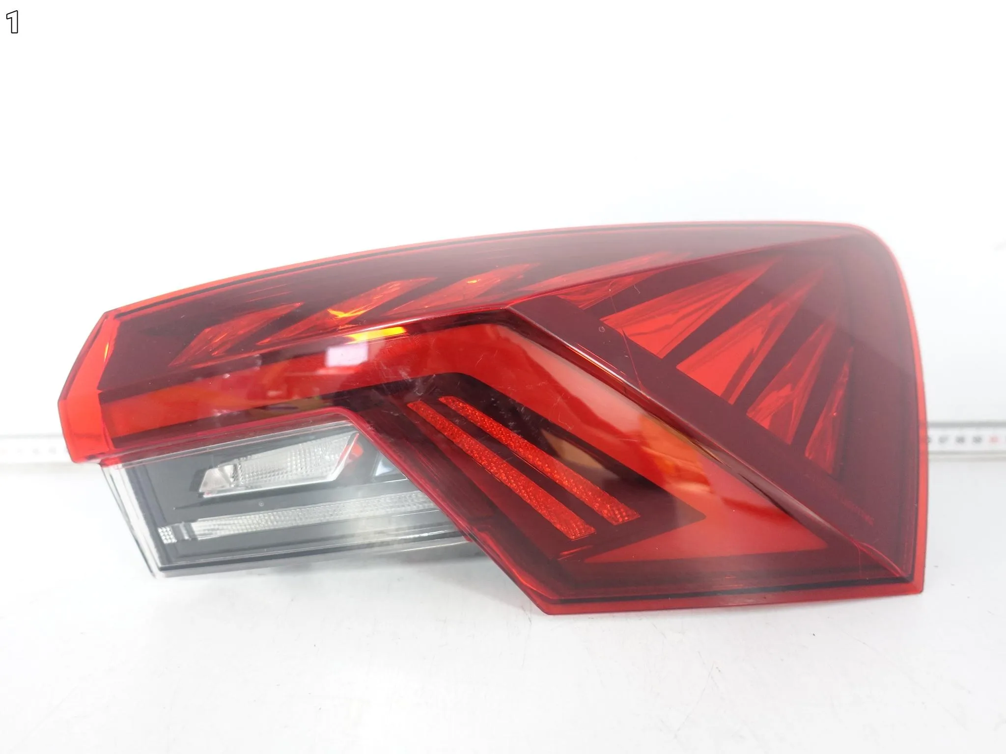 SKODA OCTAVIA NX IV 4 5E3 20-24 LAMPA LED PRAWA TYŁ W BŁOTNIK EUROPA 38351b5a38cc0a47ea009f718e95399e