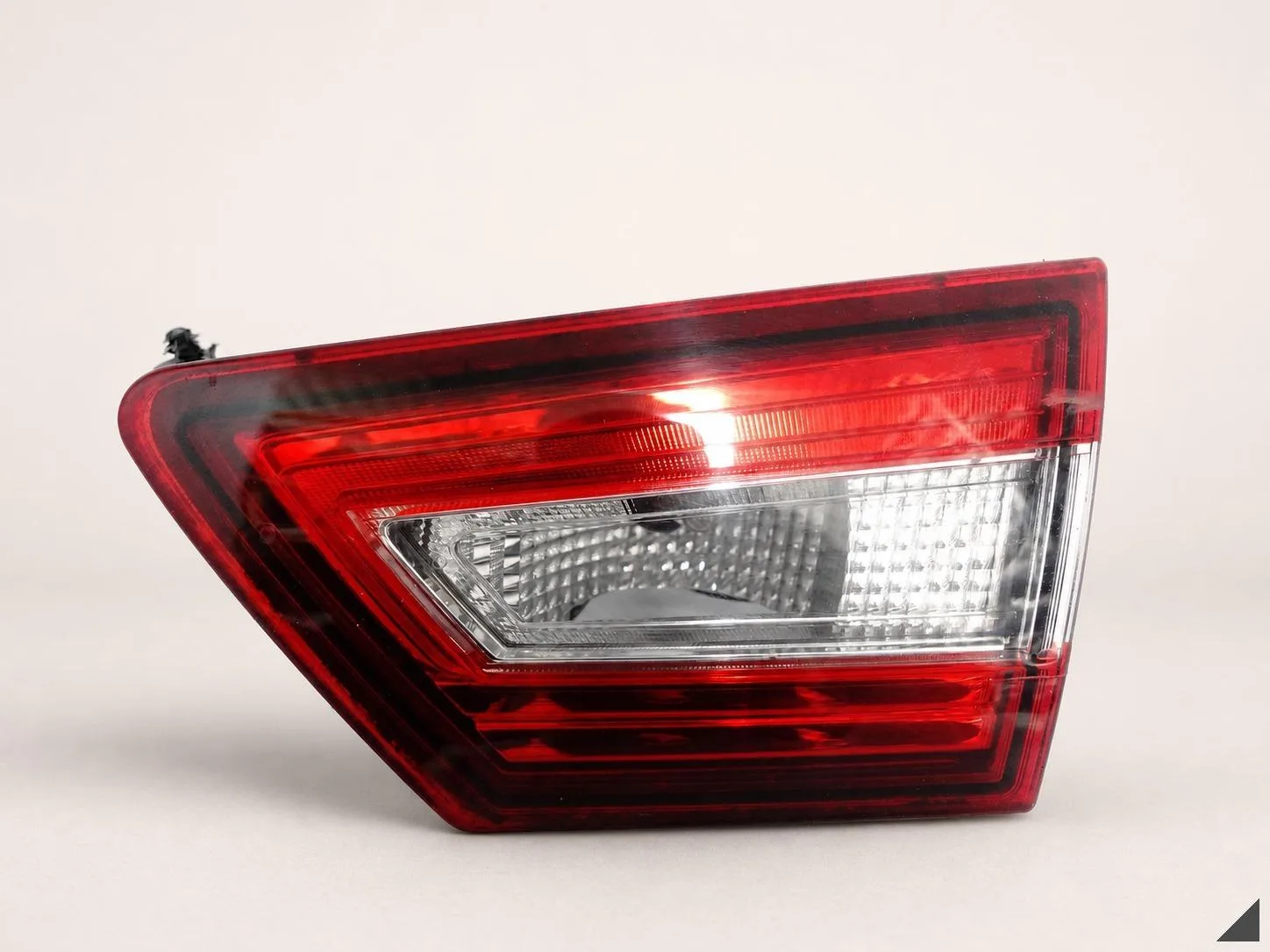 RENAULT CLIO IV 4 HATCHBACK 12-16 LAMPA W KLAPĘ BAGAŻNIKA TYŁ PRAWA EU 3f00c0807c6f10afc02eabd1919e19fc