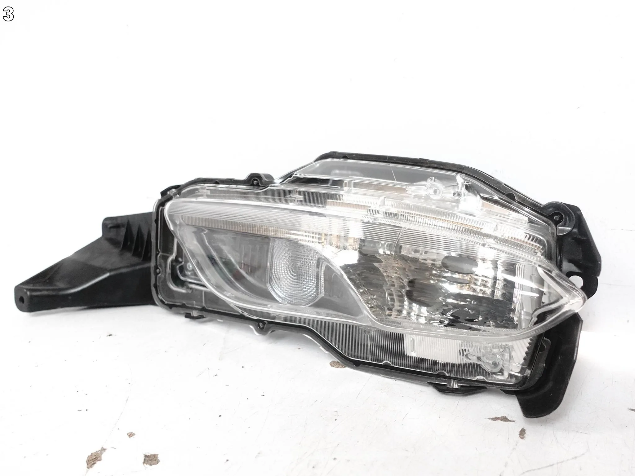 TOYOTA YARIS IV CROSS MXP 20- HALOGEN LAMPA LED DRL W ZDERZAK PRZÓD PRAWY 43684fdce7c37c06342601abb6527294