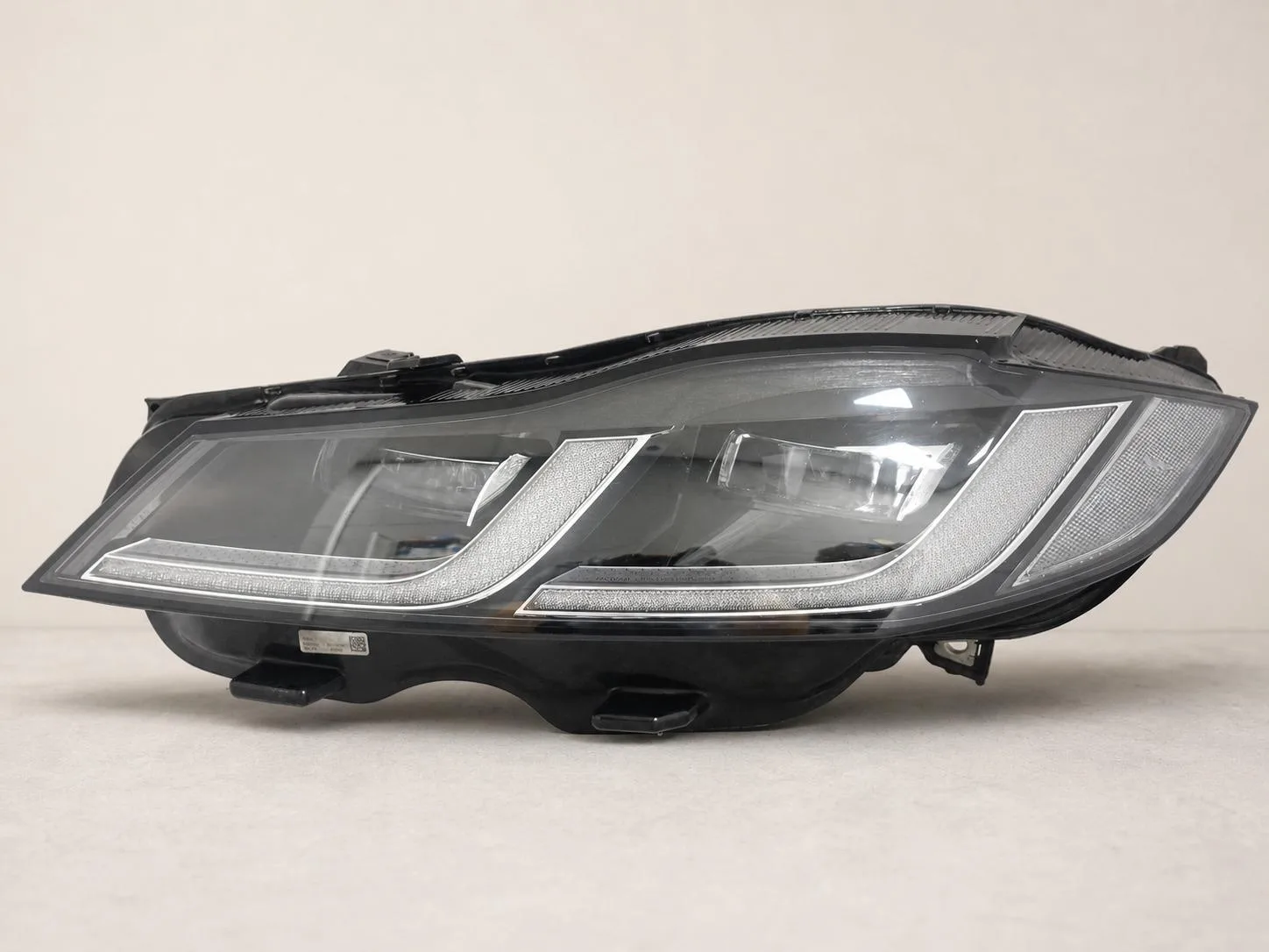 JAGUAR XF II X260 F-PACE X761 LIFT 20-25 LAMPA FULL LED MID LEWA PRZÓD EU e84b1b8a341317e89e2abd1d8b16ab1b