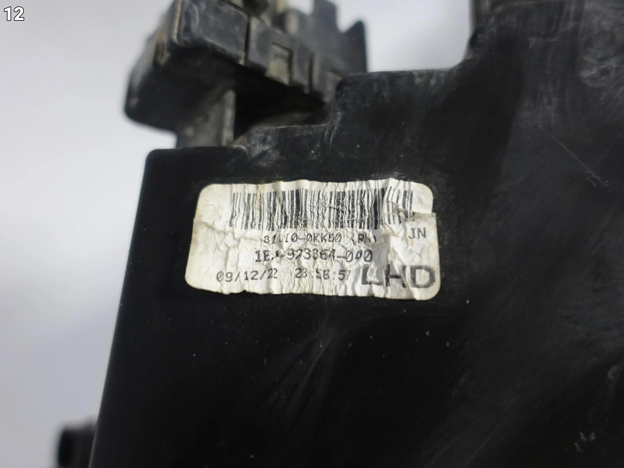 TOYOTA HILUX VIII 8 20-24 LIFT LAMPA PRAWA ZWYKŁA HALOGEN PRZÓD EUROPA 8292e5dec76b4c1a5d9af6878a1d3bf6