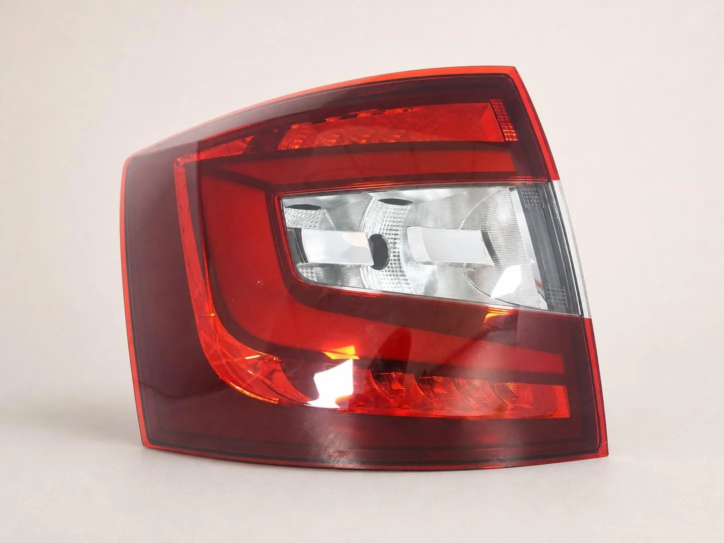 SKODA OCTAVIA III 3 KOMBI 5E9 LIFT 17-20 LAMPA LED LEWA W BŁOTNIK TYŁ EU a6a2b04cf4092894487af5f135d26533