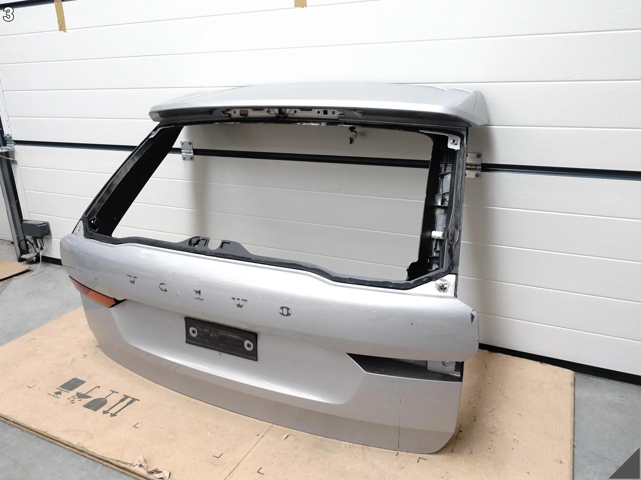 VOLVO XC60 II LIFT 17- KLAPA POKRYWA BAGAŻNIKA TYŁ + LAMPA 735 NEW DAWN 8f098146b3a5f83bffebc7376e21dc37